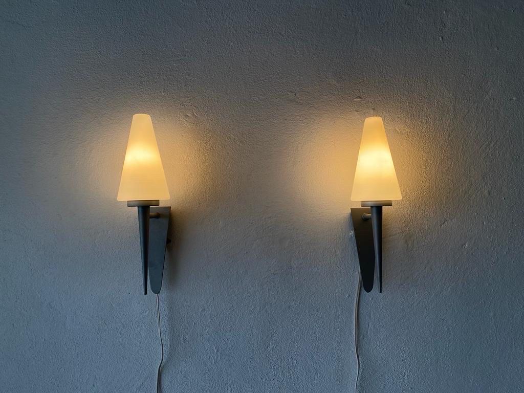 White Glass Pyramid Design Pair of Sconces by Böhmer Leuchten, 1970s, Germany For Sale 6