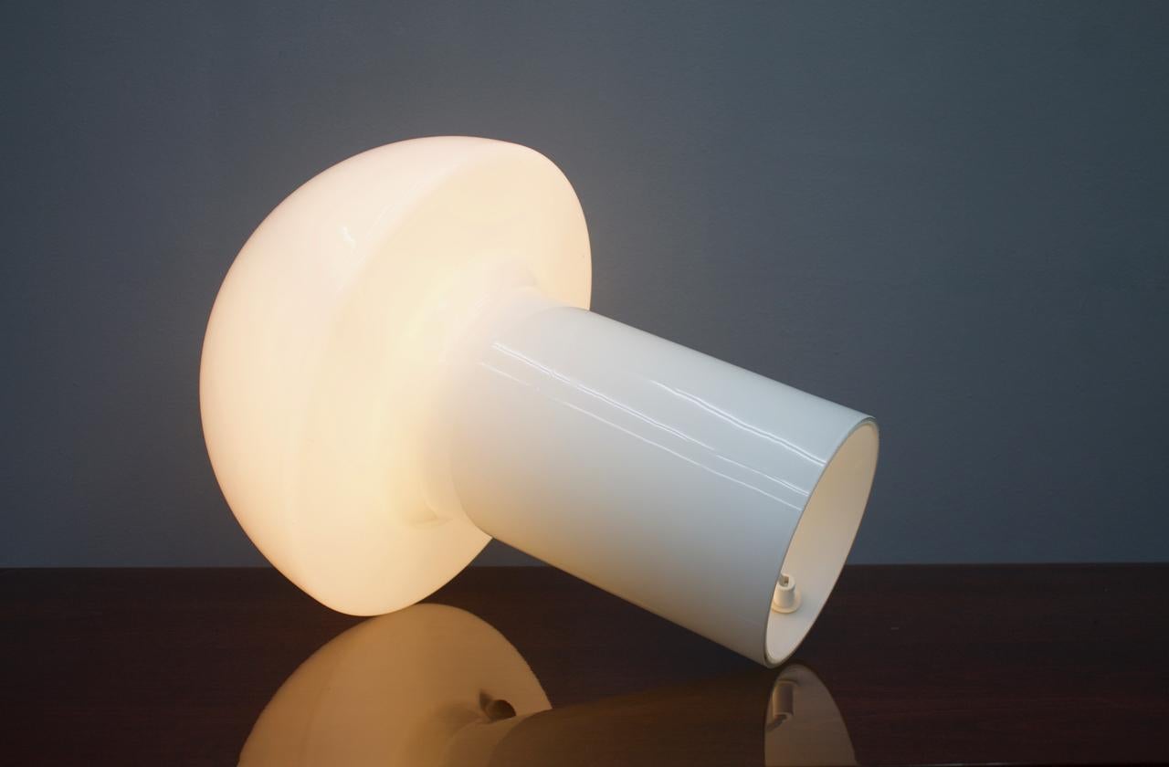 White Glass Table Lamp by Peill & Putzler, Germany, 1970s In Good Condition In Frankfurt / Dreieich, DE