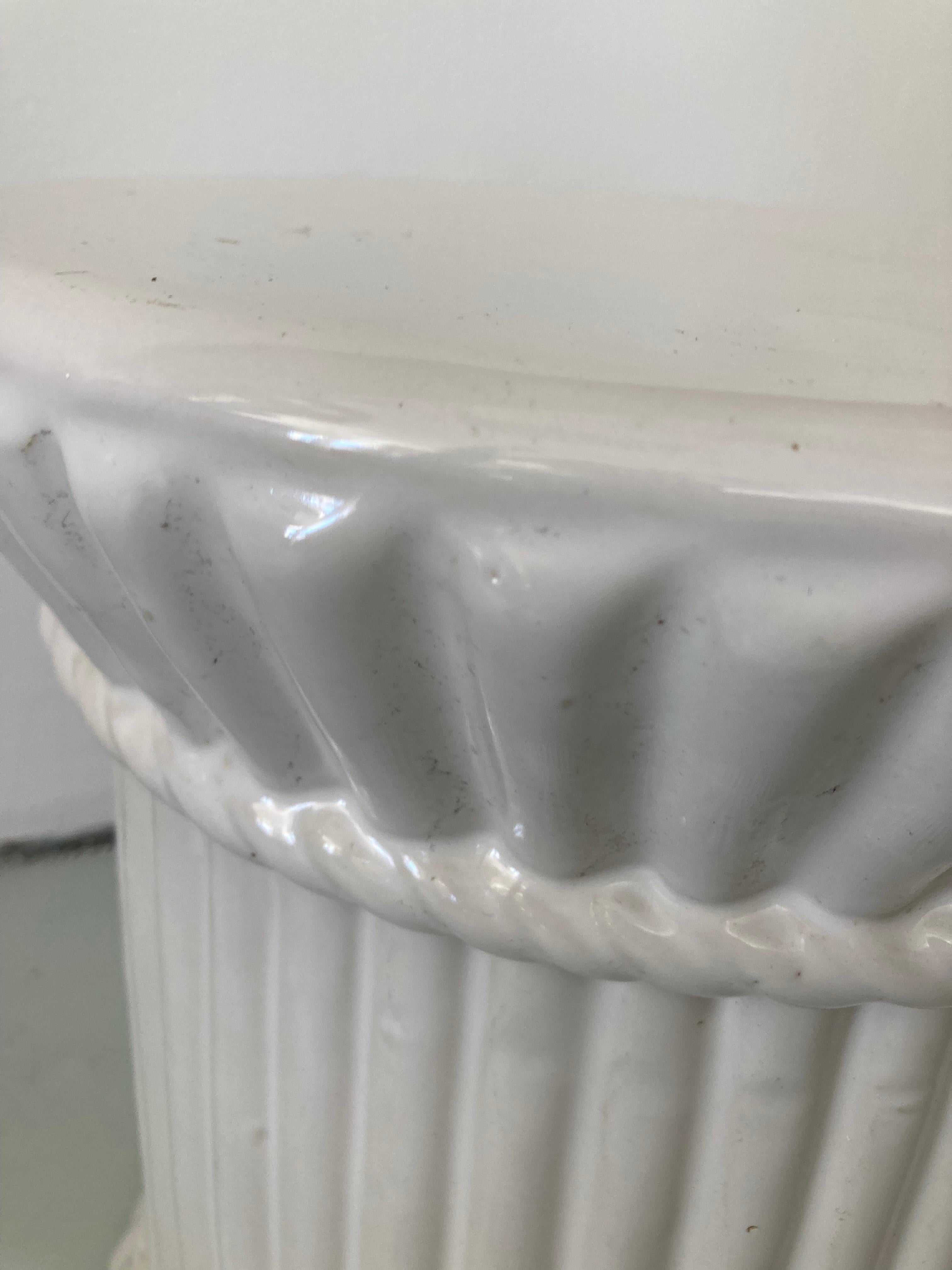 White Glazed Ceramic Garden Seat In Good Condition For Sale In Los Angeles, CA