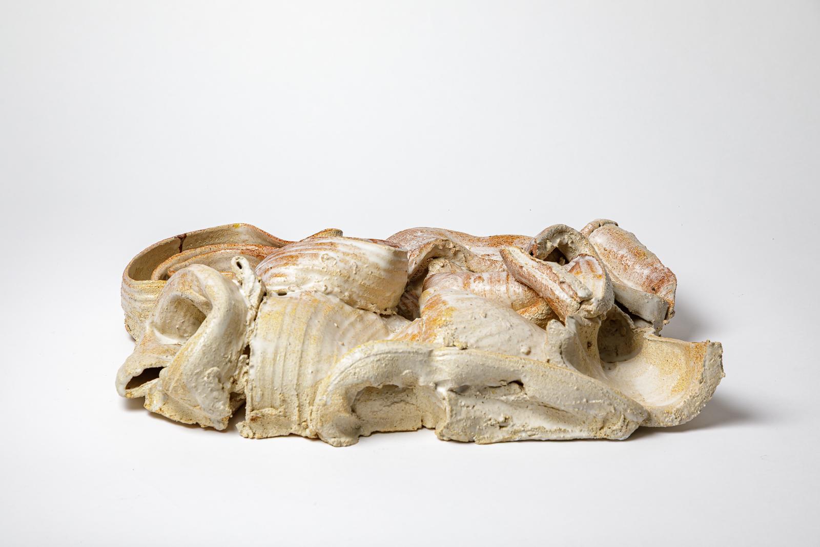 Escultura mural de cerámica vidriada blanca de Patrick Crulis, 2025. Bellas artes en venta