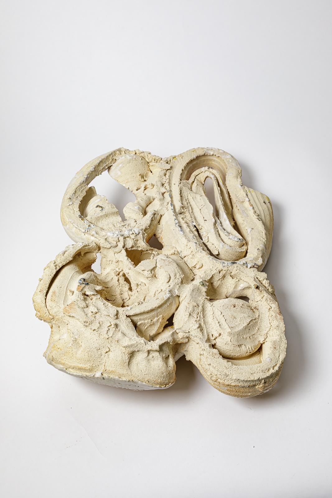 Scultura murale in ceramica smaltata bianca di Patrick Crulis, 2025. In condizioni Nuovo in vendita a Saint-Ouen, FR
