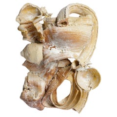 Sculpture murale en céramique émaillée blanche de Patrick Crulis, 2025.