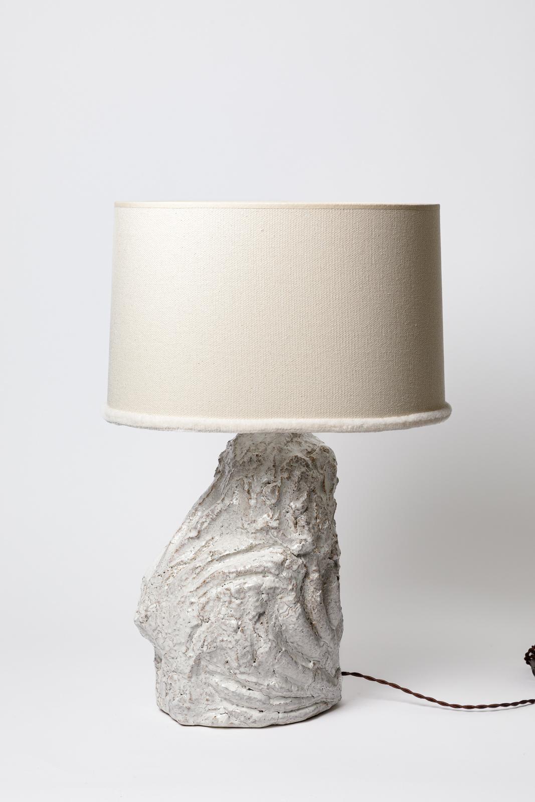 XXIe siècle et contemporain Lampe de table en céramique émaillée blanche d'Hervé Rousseau, 2022 / Réf 14 en vente