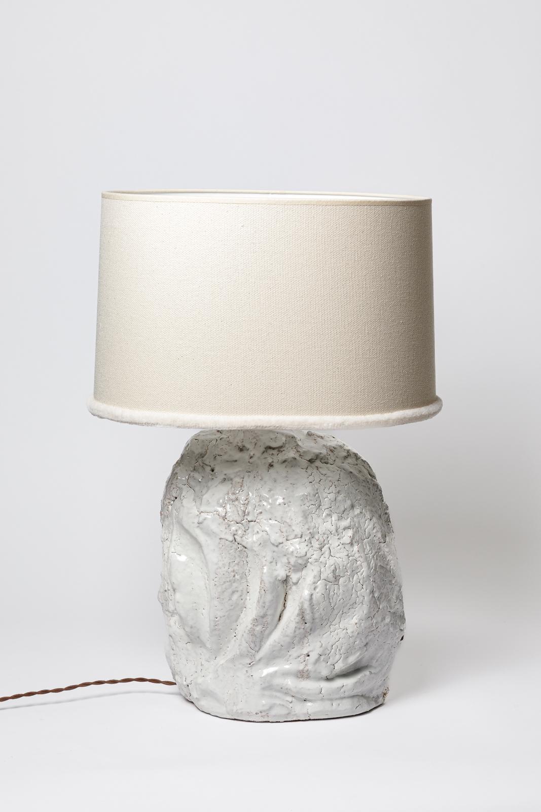 XXI secolo e contemporaneo Lampada da tavolo in ceramica smaltata bianca di Hervé Rousseau, 2022 / Réf 17 in vendita