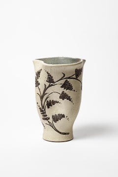 Weiß glasierte Keramikvase von René Bluet, um 1950.