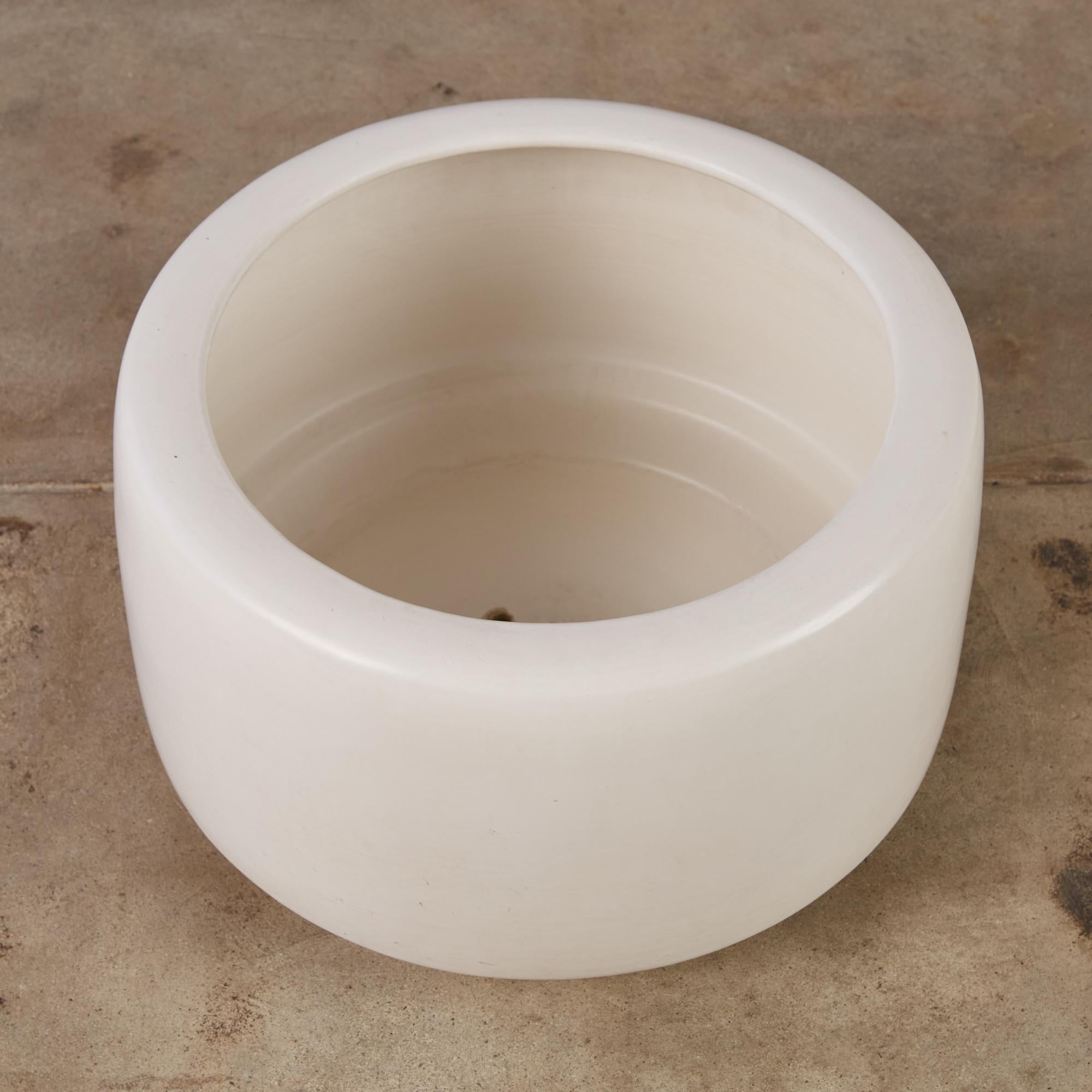 White-Glazed CP-17 Tire Planter by John Follis for Architectural Pottery In Good Condition In Los Angeles, CA