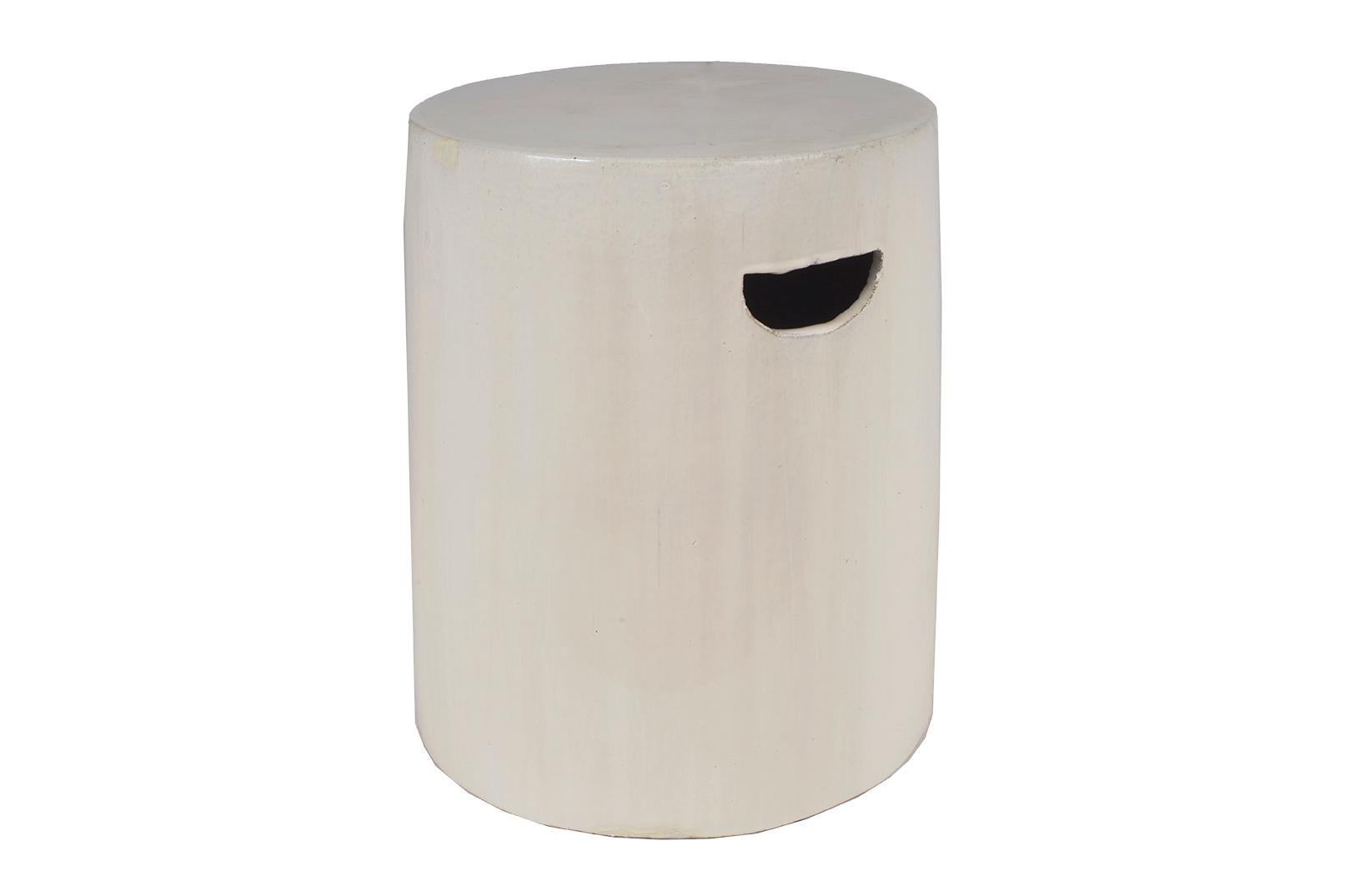 Tabouret de jardin émaillé blanc en vente 2