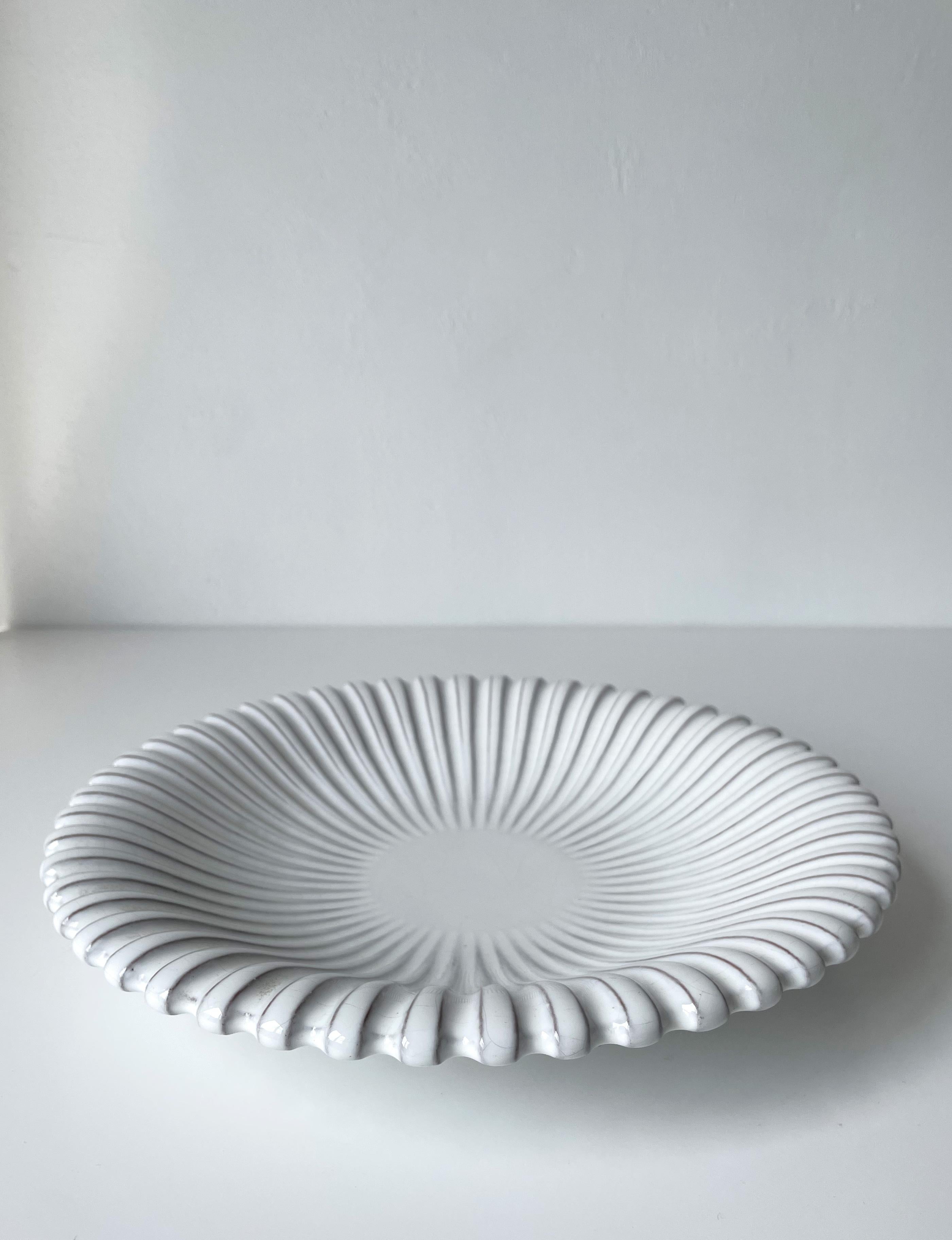 White Glazed Relief Lined Bowl Plate, 1960s In Good Condition For Sale In Copenhagen, DK