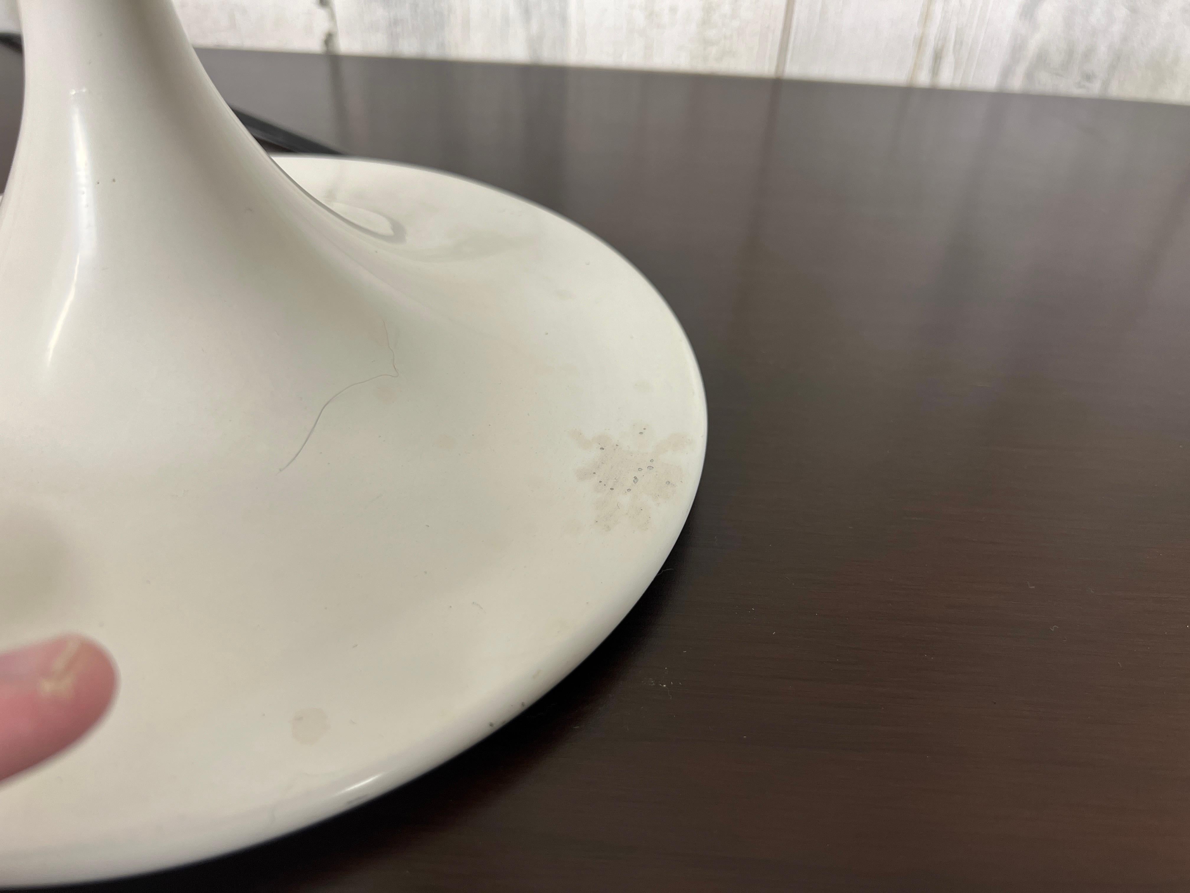 White Globe Table Lamp by Lightolier For Sale 2