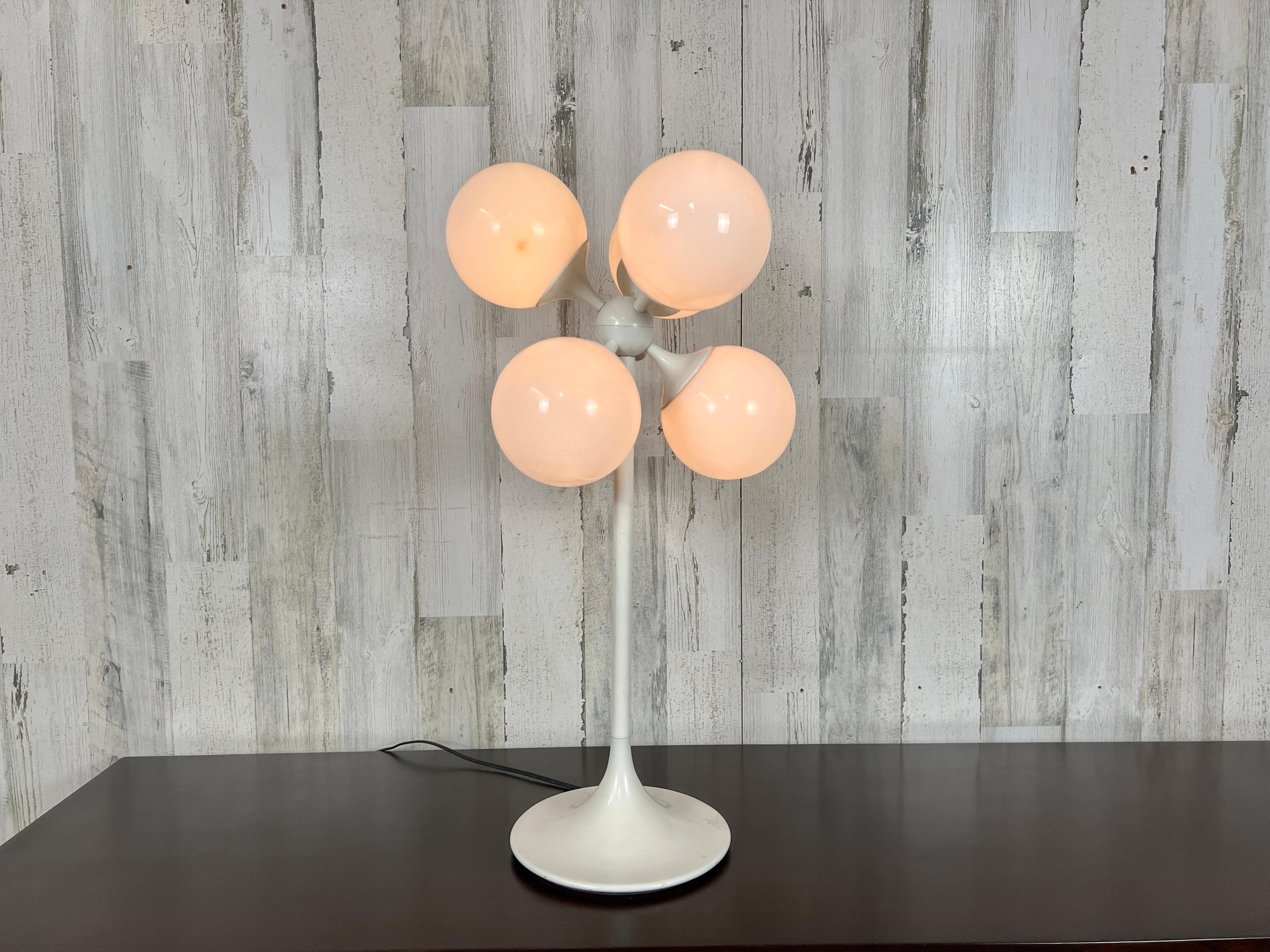 White Globe Table Lamp by Lightolier For Sale 5