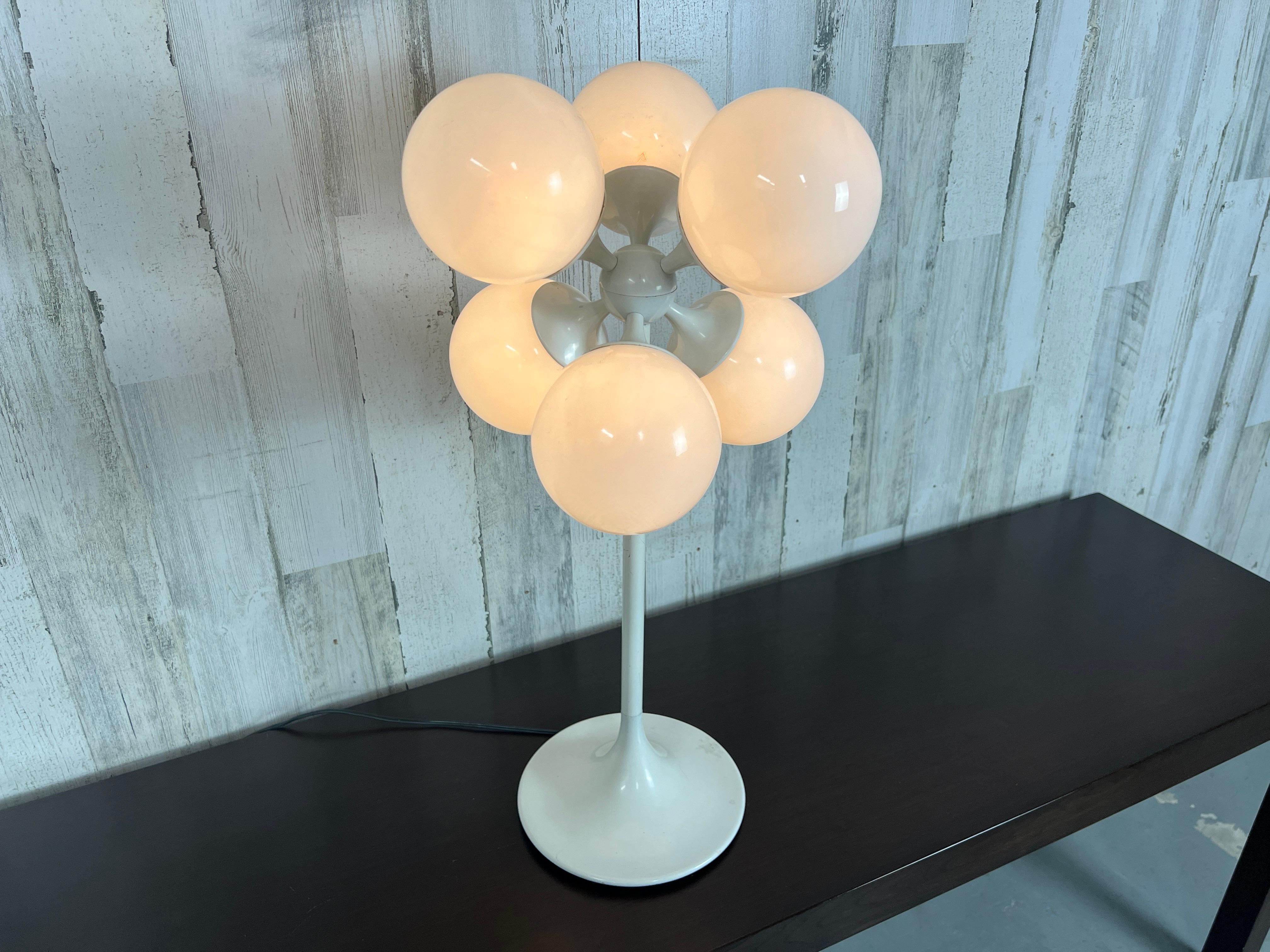 White Globe Table Lamp by Lightolier For Sale 6