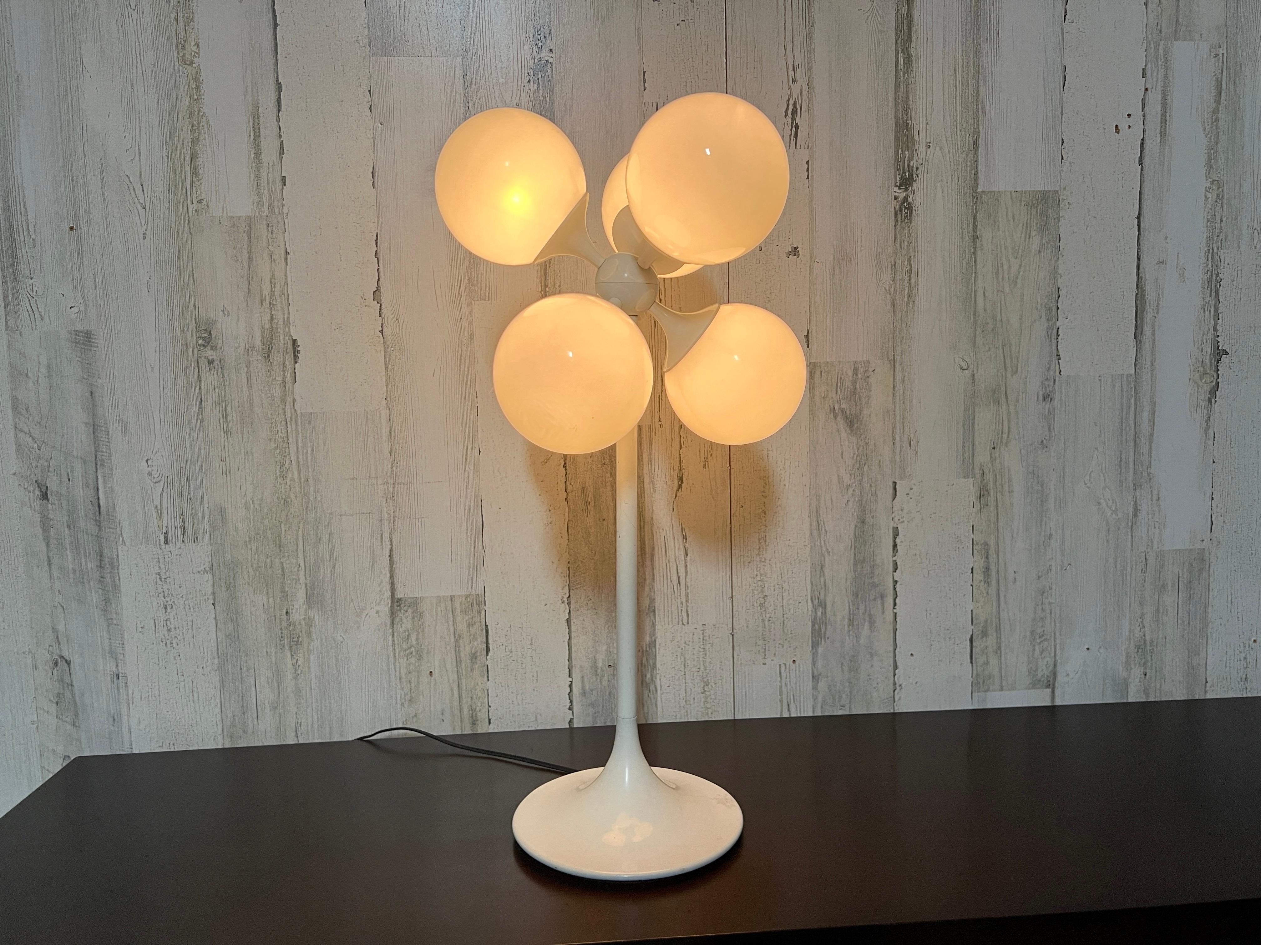 White Globe Table Lamp by Lightolier For Sale 8