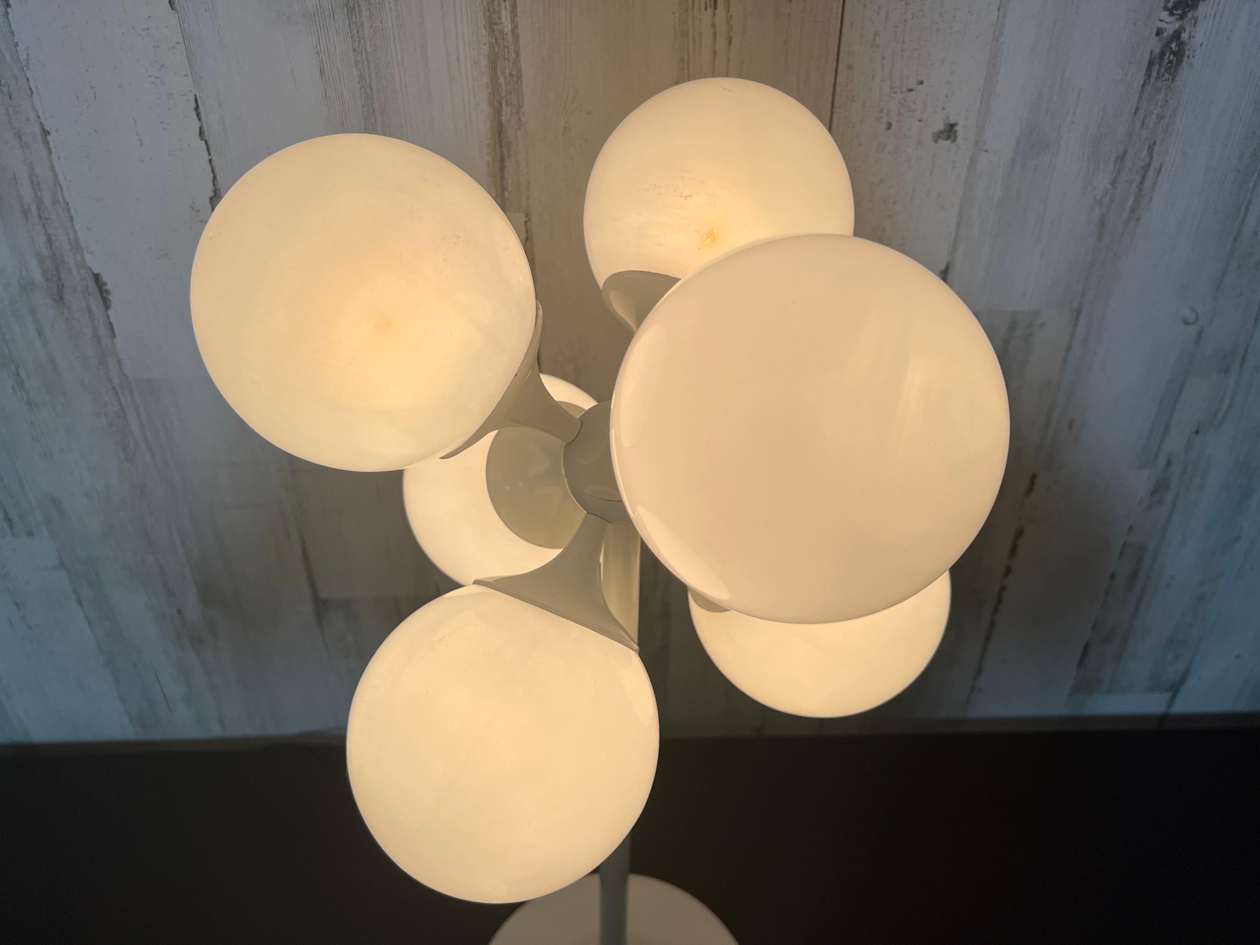 White Globe Table Lamp by Lightolier For Sale 9
