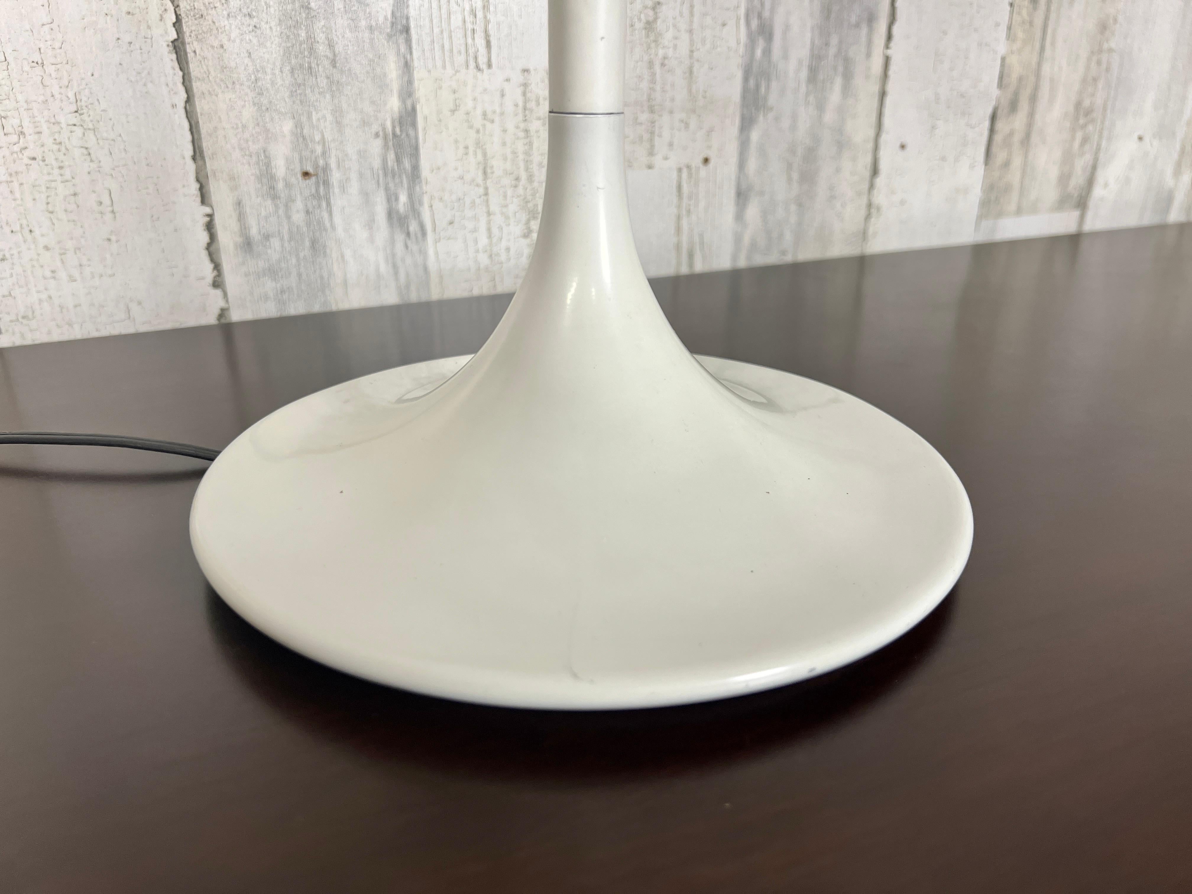 White Globe Table Lamp by Lightolier In Good Condition For Sale In Denton, TX