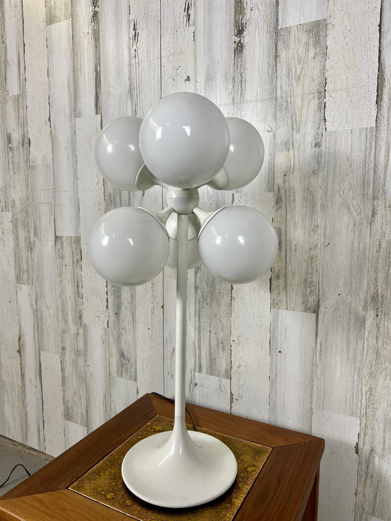 White Globe Table Lamp by Lightolier For Sale at 1stDibs
