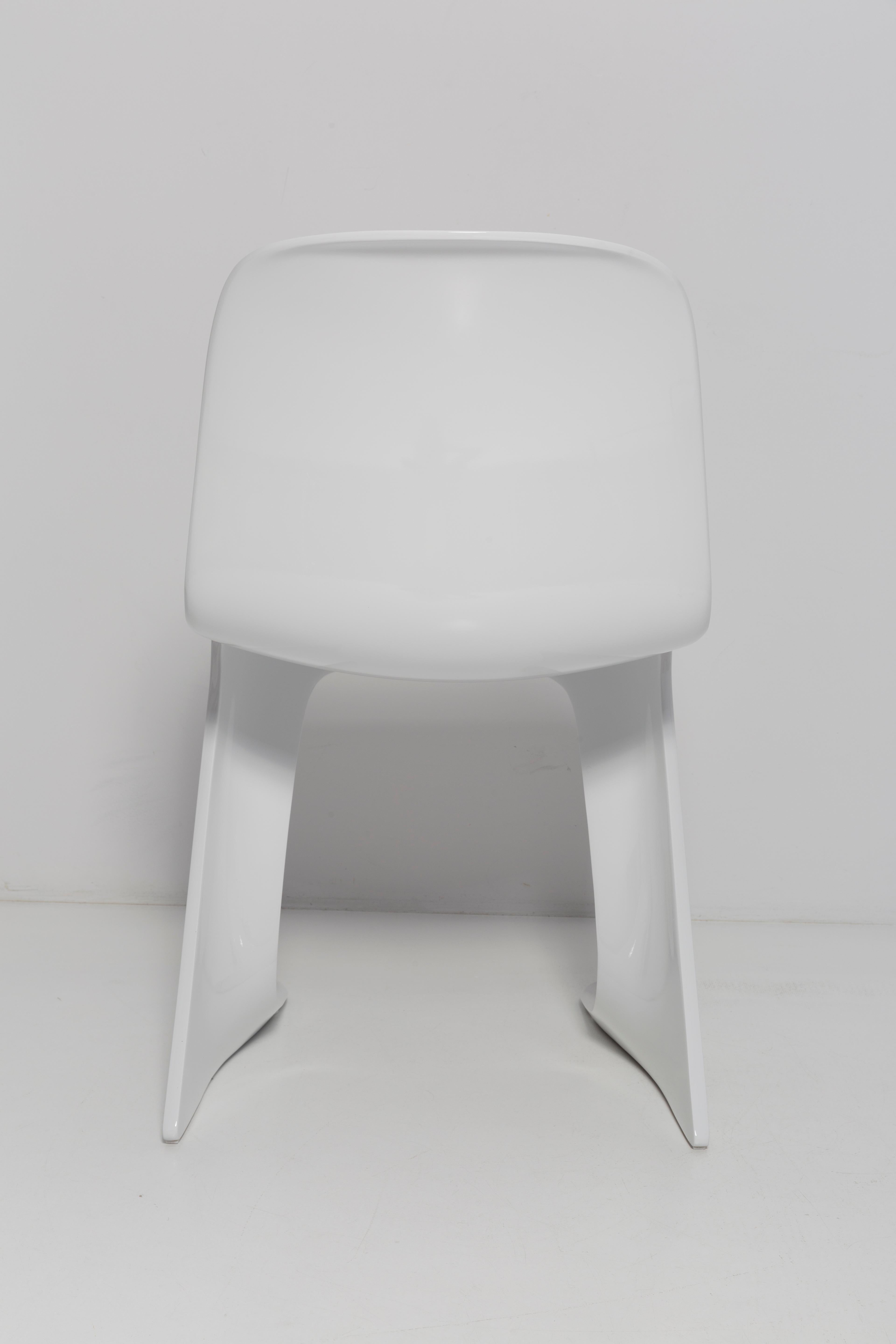 White Glossy Kangaroo Chair Designed by Ernst Moeckl, Germany, 1960s For Sale 2