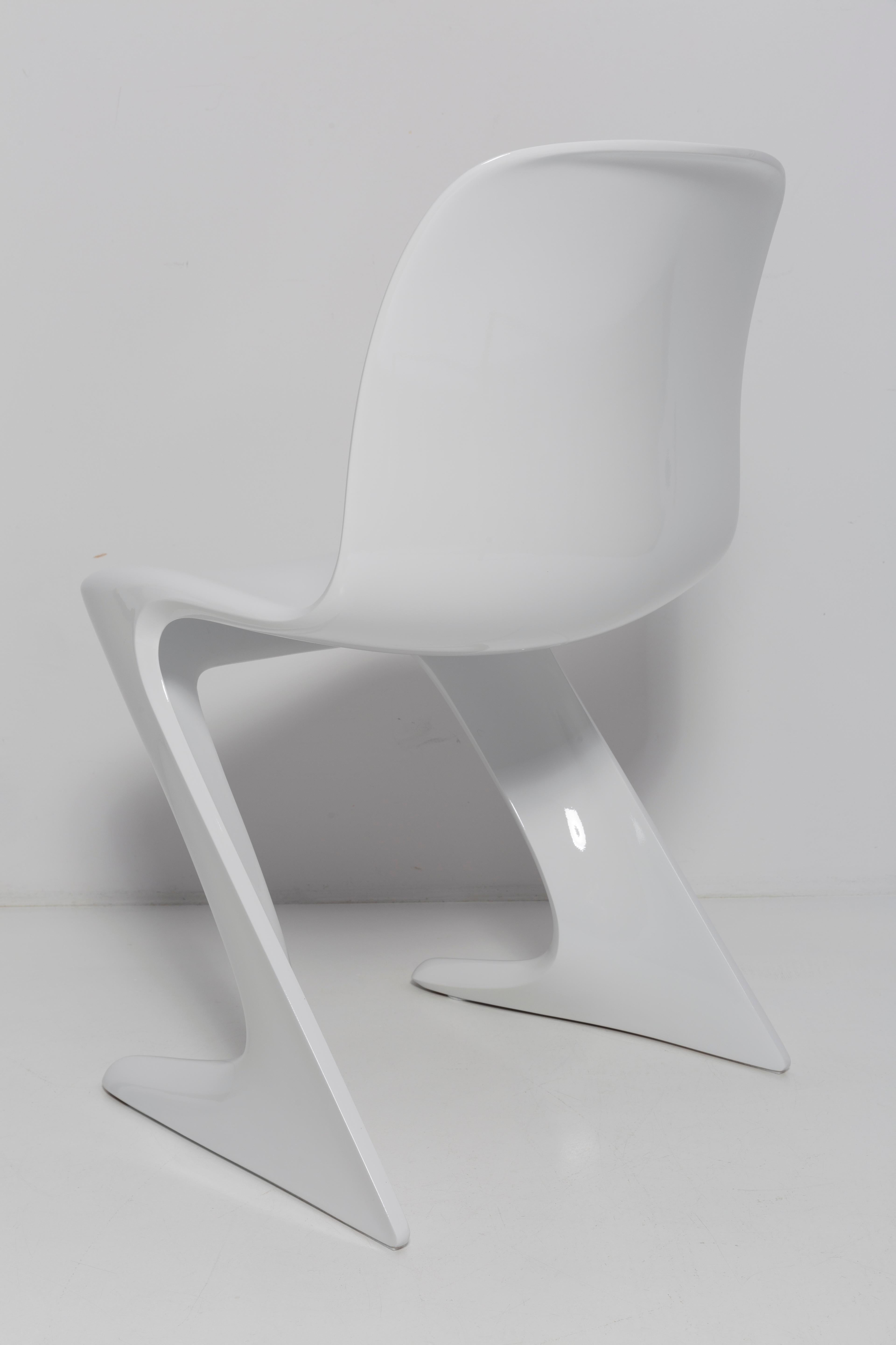 White Glossy Kangaroo Chair Designed by Ernst Moeckl, Germany, 1960s For Sale 3
