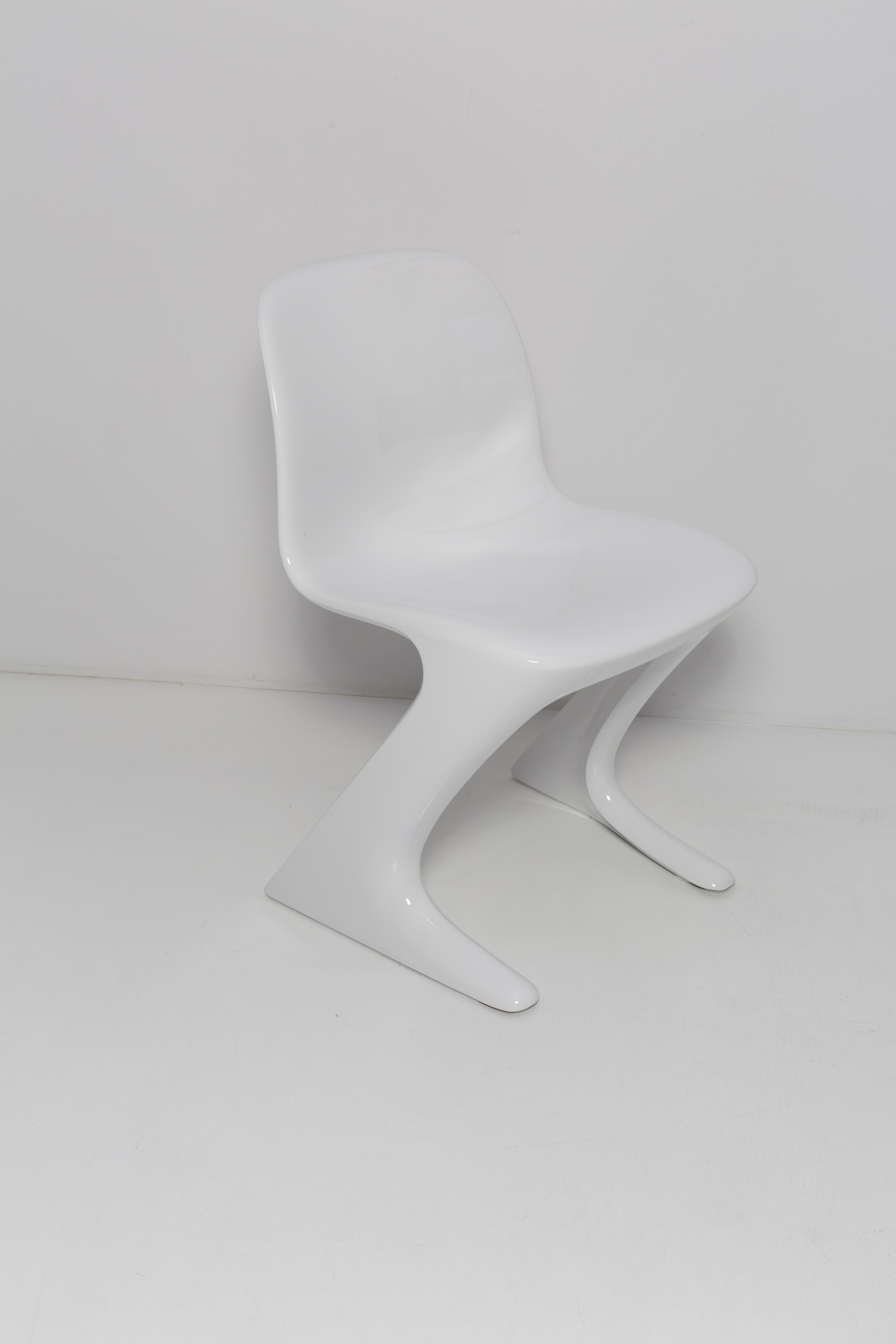 Mid-Century Modern White Glossy Kangaroo Chair Designed by Ernst Moeckl, Germany, 1960s For Sale