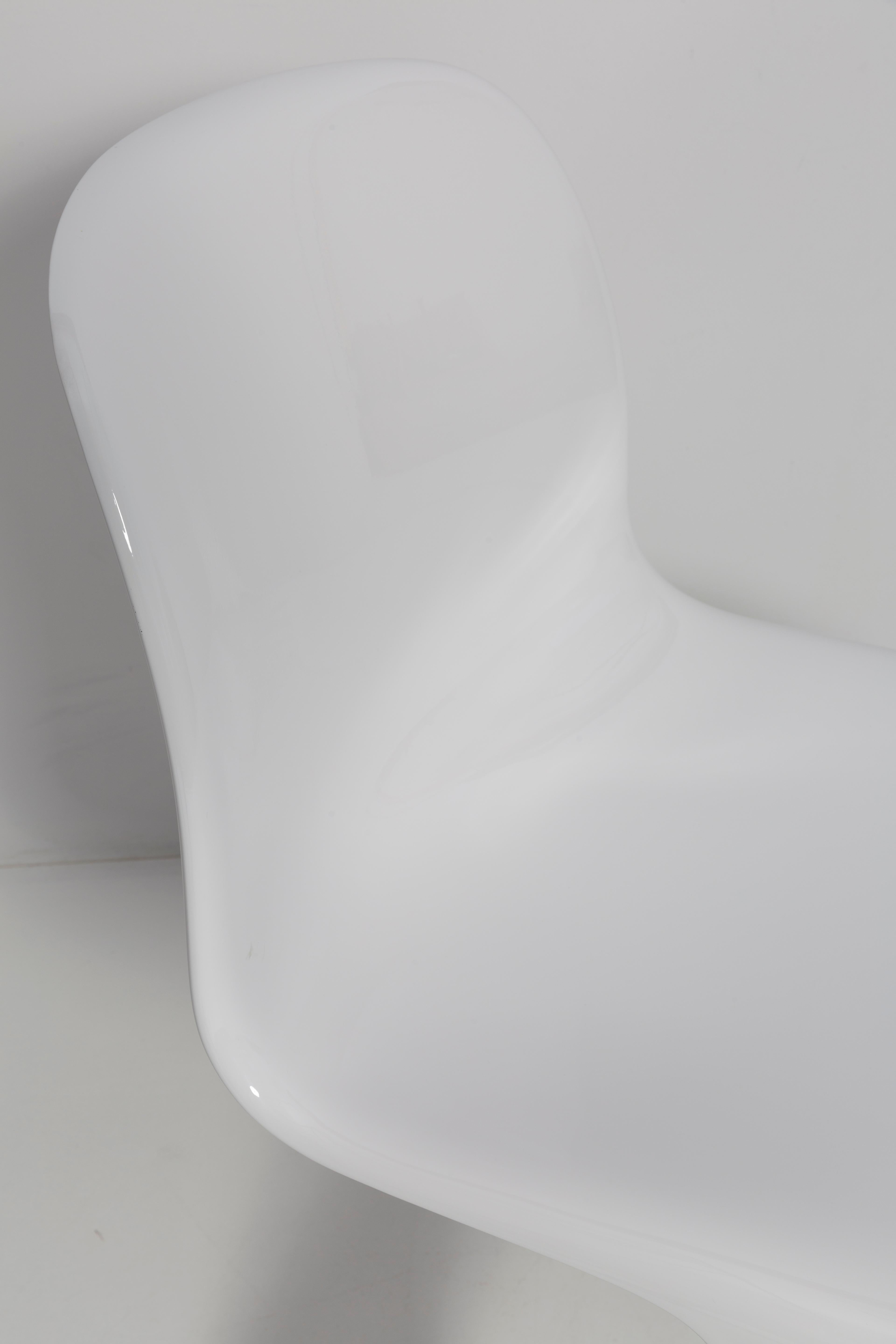 White Glossy Kangaroo Chair Designed by Ernst Moeckl, Germany, 1960s In Excellent Condition For Sale In 05-080 Hornowek, PL