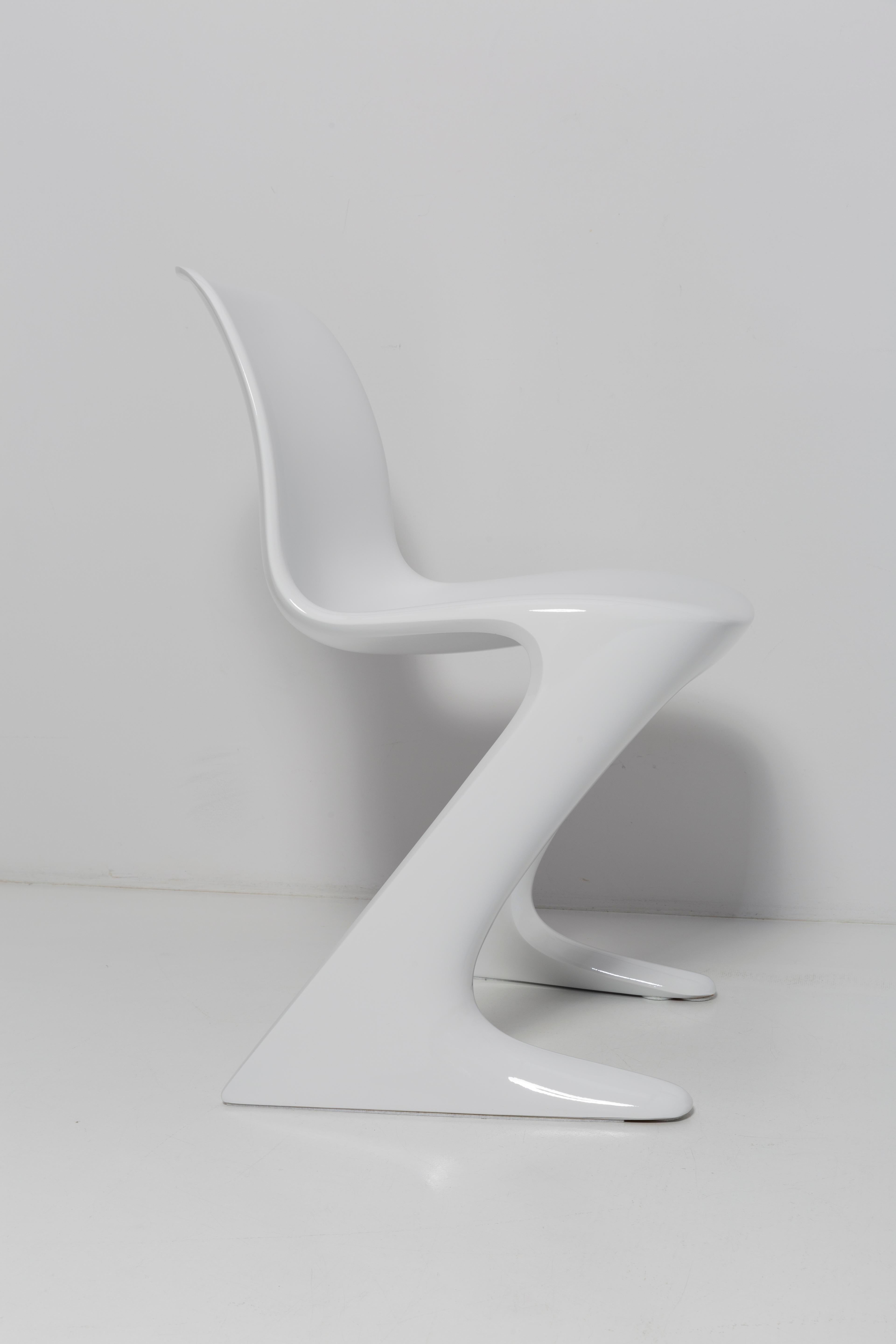 20th Century White Glossy Kangaroo Chair Designed by Ernst Moeckl, Germany, 1960s For Sale