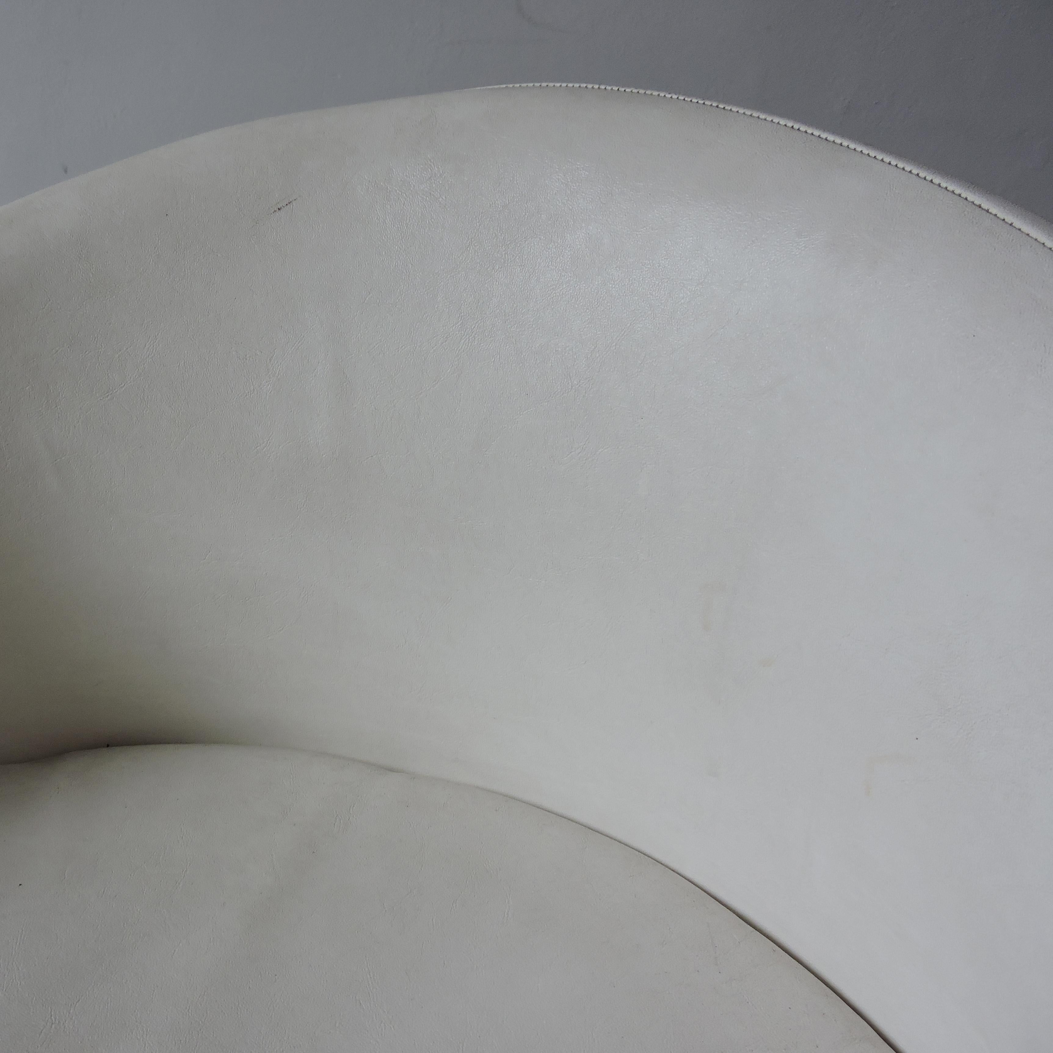 White 'Gogo' Tub Chair by Roger Bennett for Evans High Wycombe 2