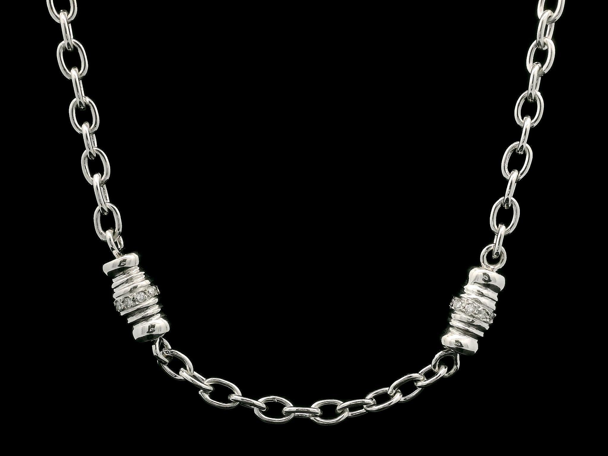 Taille brillant Collier à maillons en or blanc 0.40ctw Diamond Barrel Station Cable Link w/ Toggle Clasp en vente