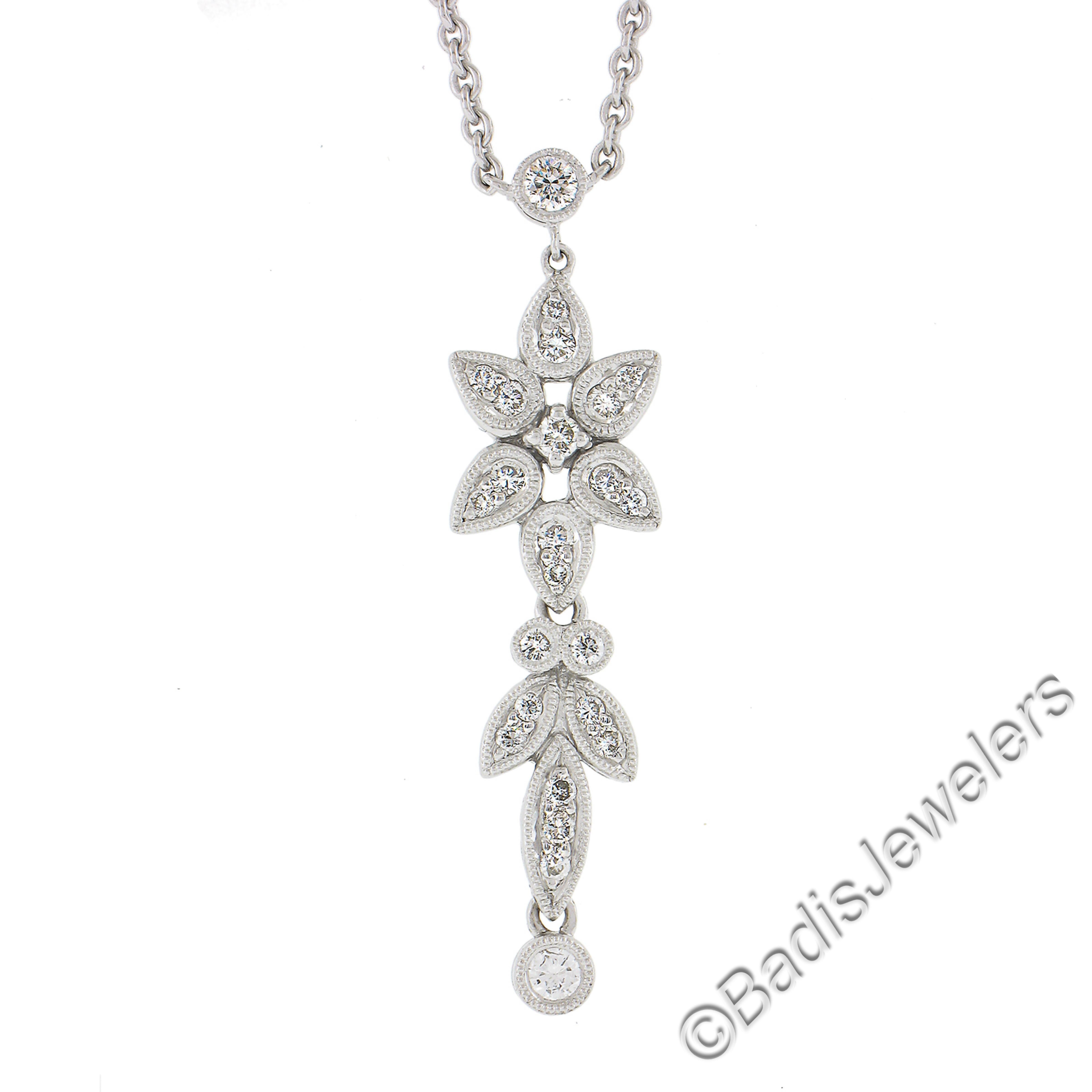 Pendentif pendentif en or blanc avec diamant rond de 0,50ctw sur collier stationnaire de 16 pouces en vente