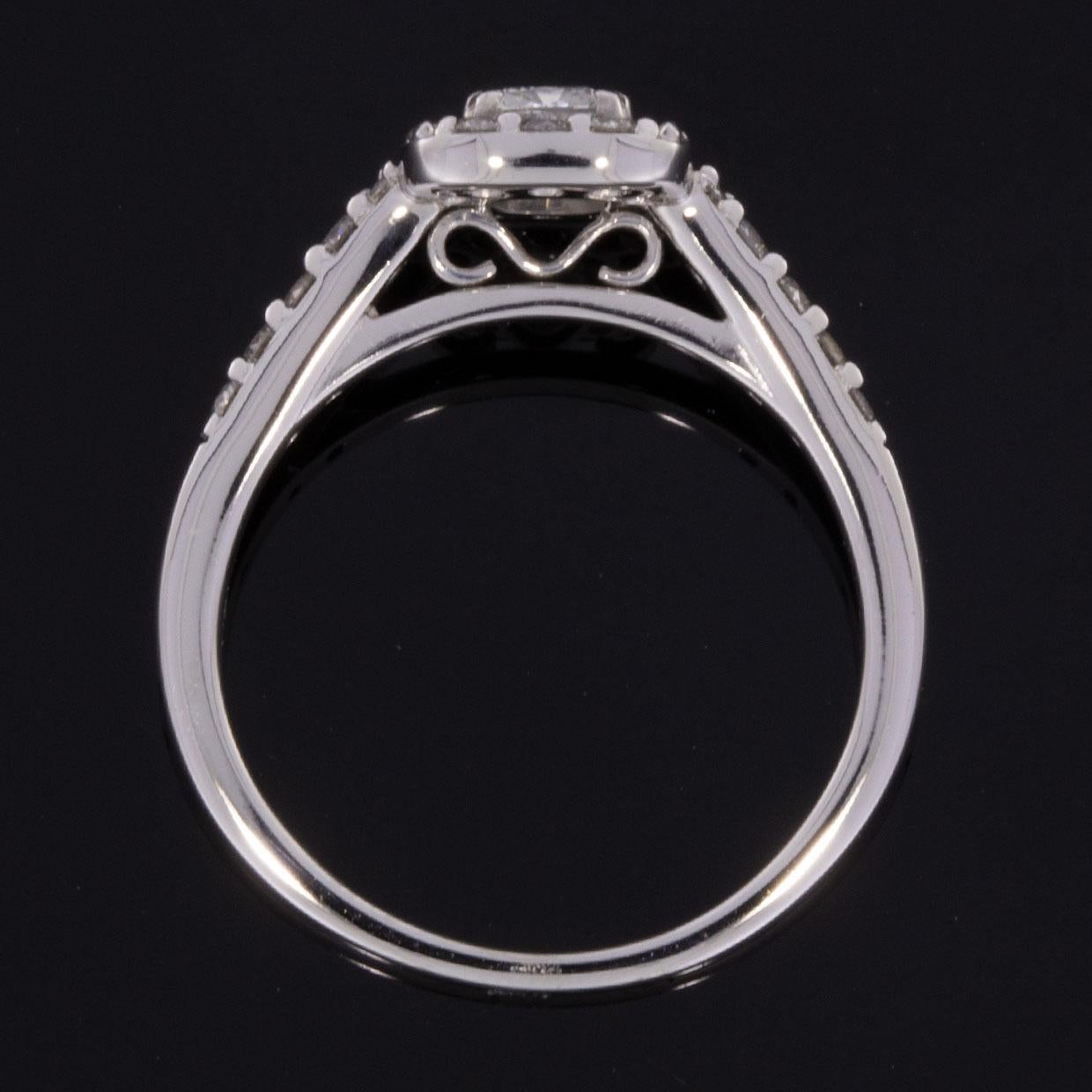White Gold 0.75 Carat Cushion Diamond Halo Engagement Ring In Excellent Condition In Columbia, MO