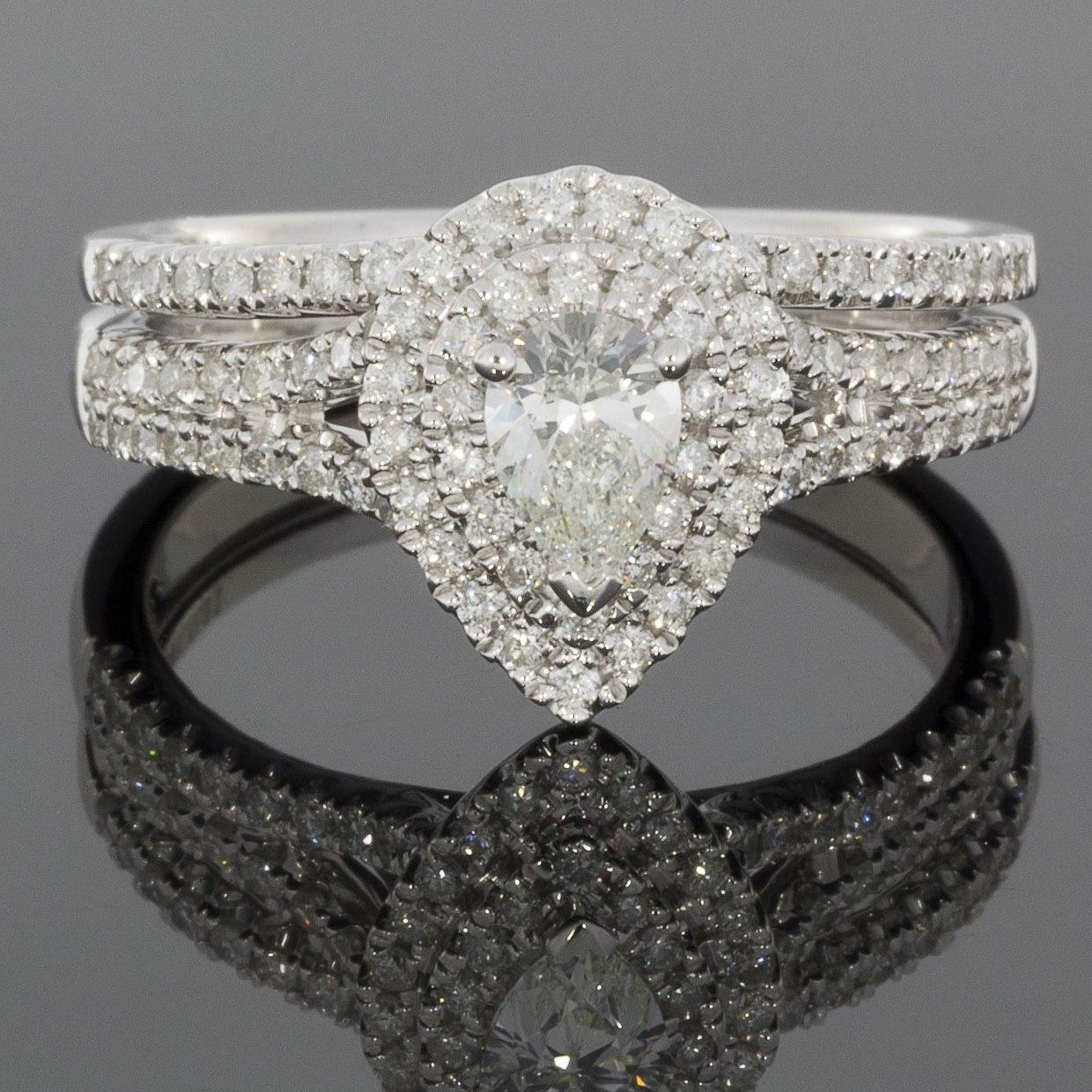 Women's White Gold 0.85 Carat Pear Diamond Halo Engagement Ring