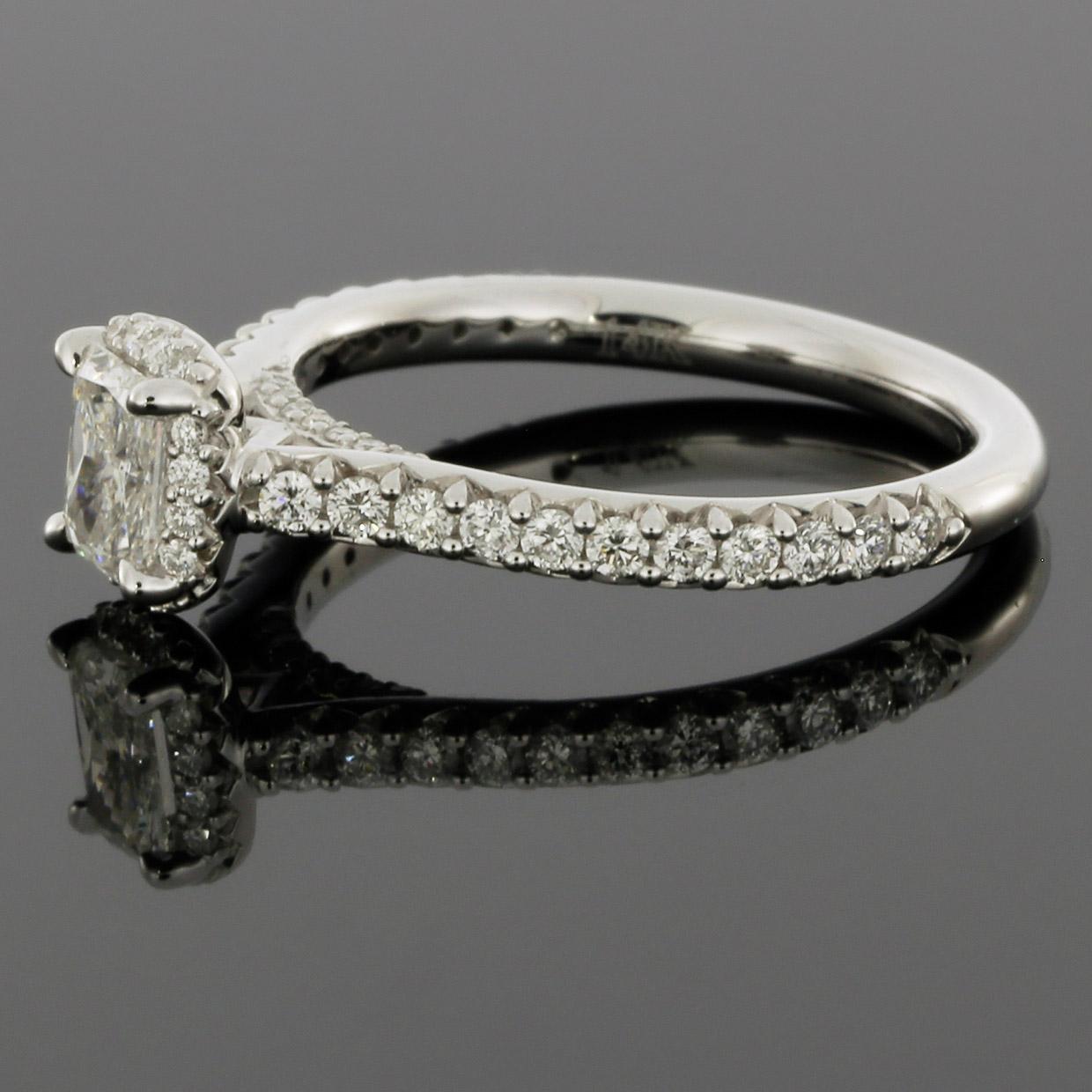 White Gold 0.96 Carat Radiant Diamond Halo Engagement Ring In Excellent Condition For Sale In Columbia, MO