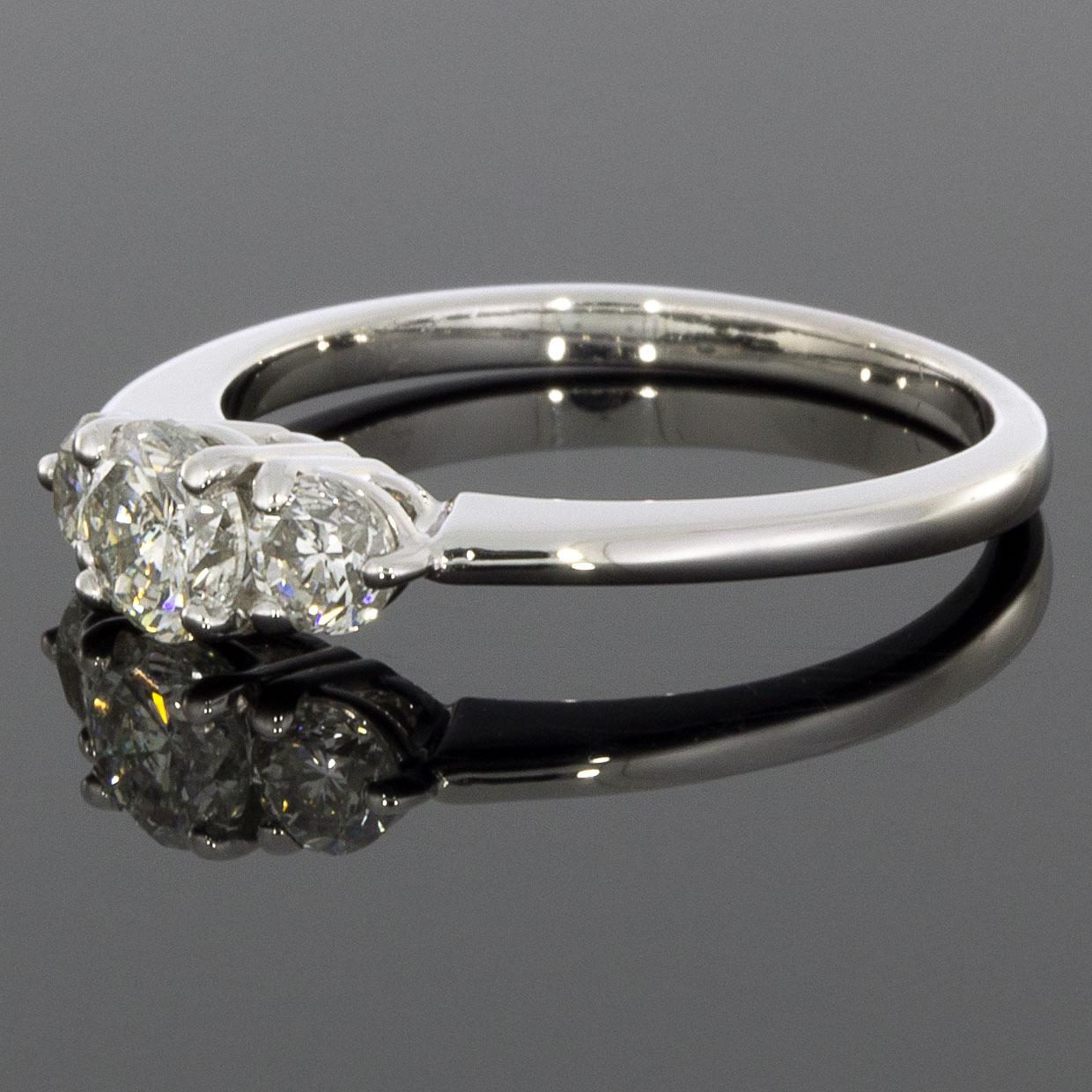 2 karat diamond ring