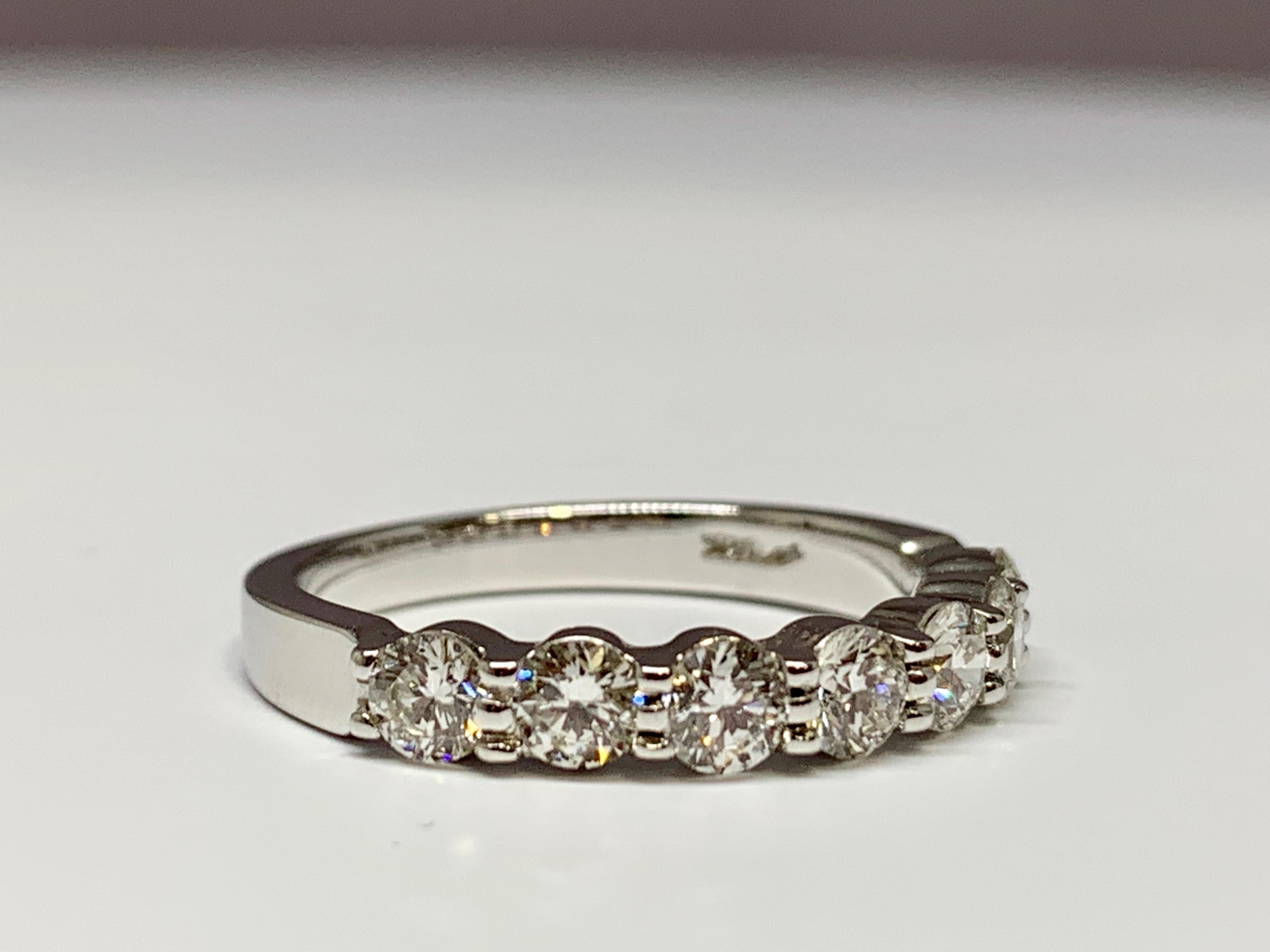 Contemporary White Gold 1 Carat Total Weight Diamond Wedding Band For Sale