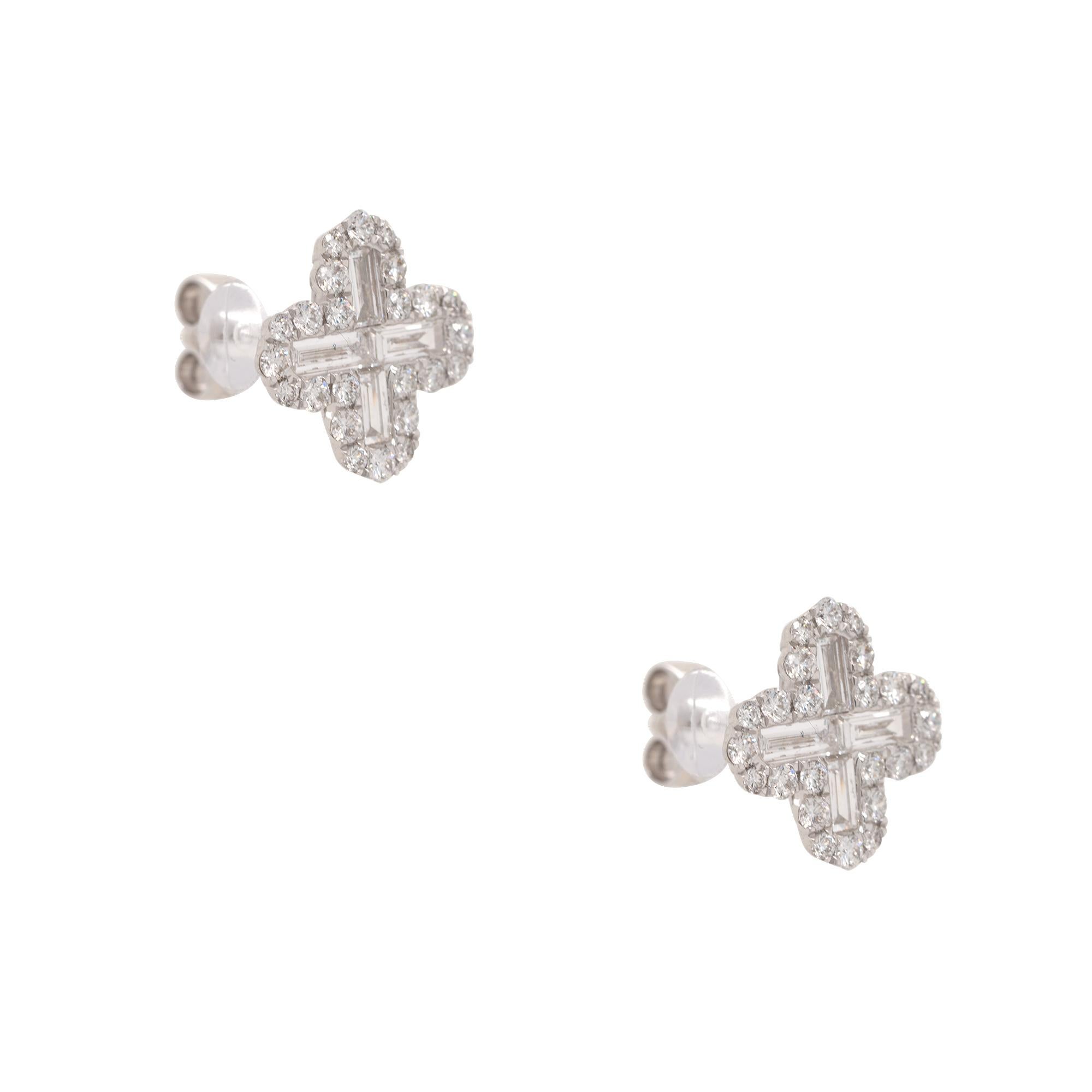 Baguette Cut 1.14 Carat Diamond Clover Earrings 18 Karat in Stock For Sale