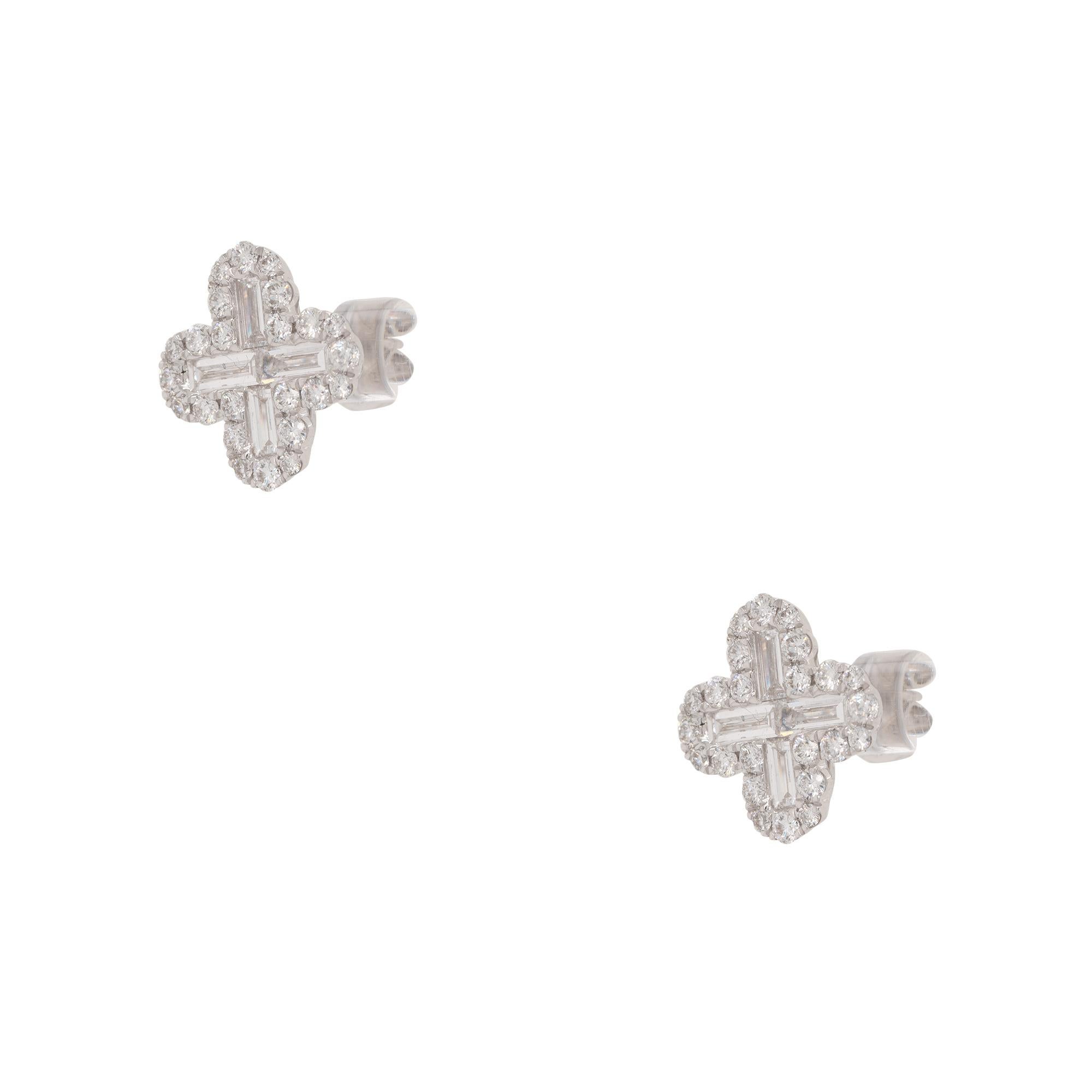 Women's 1.14 Carat Diamond Clover Earrings 18 Karat in Stock For Sale