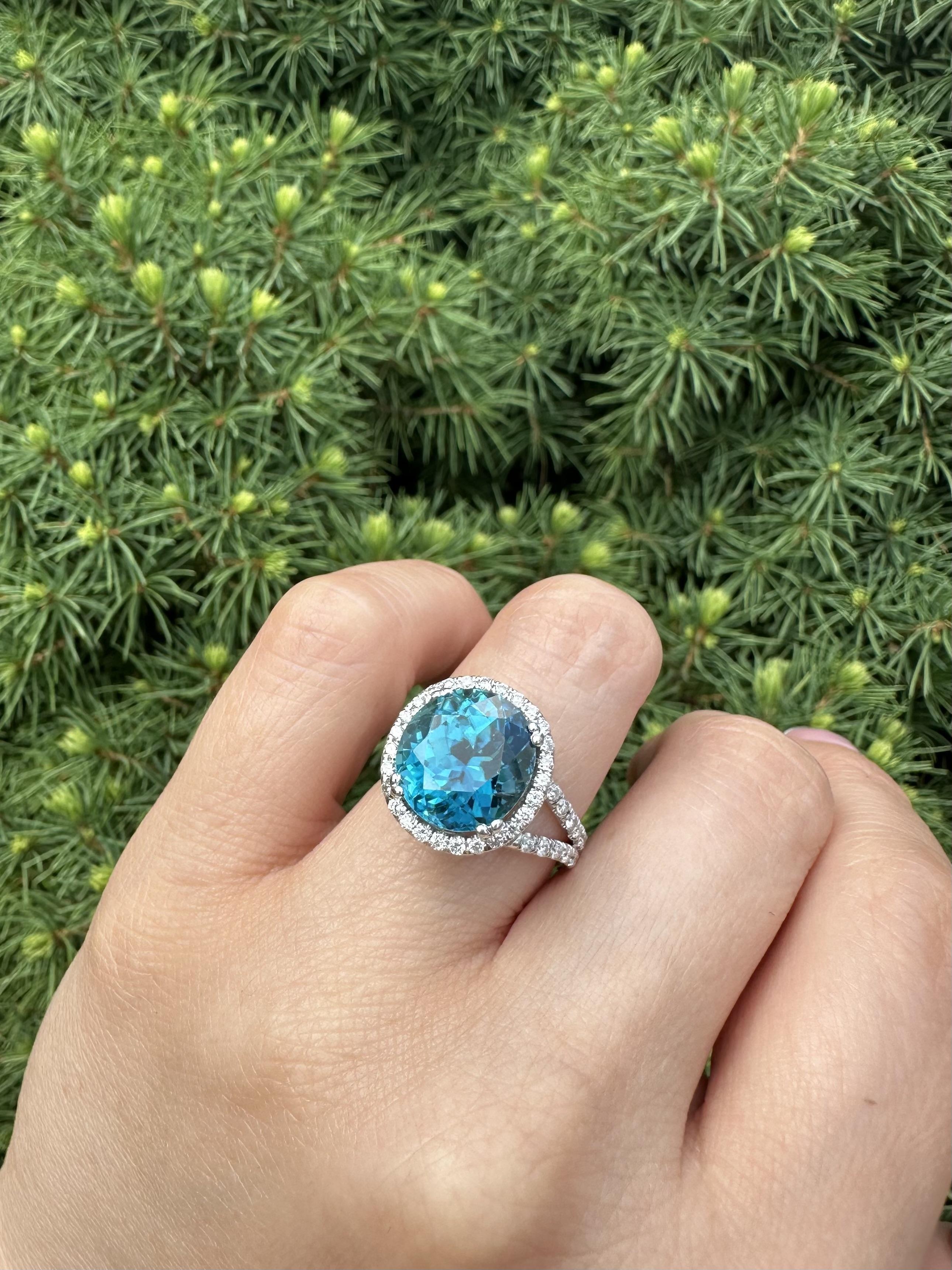 White Gold 11.72ctw GIA Very Fiery Blue Zircon Diamond Statement Solitaire Ring For Sale 9