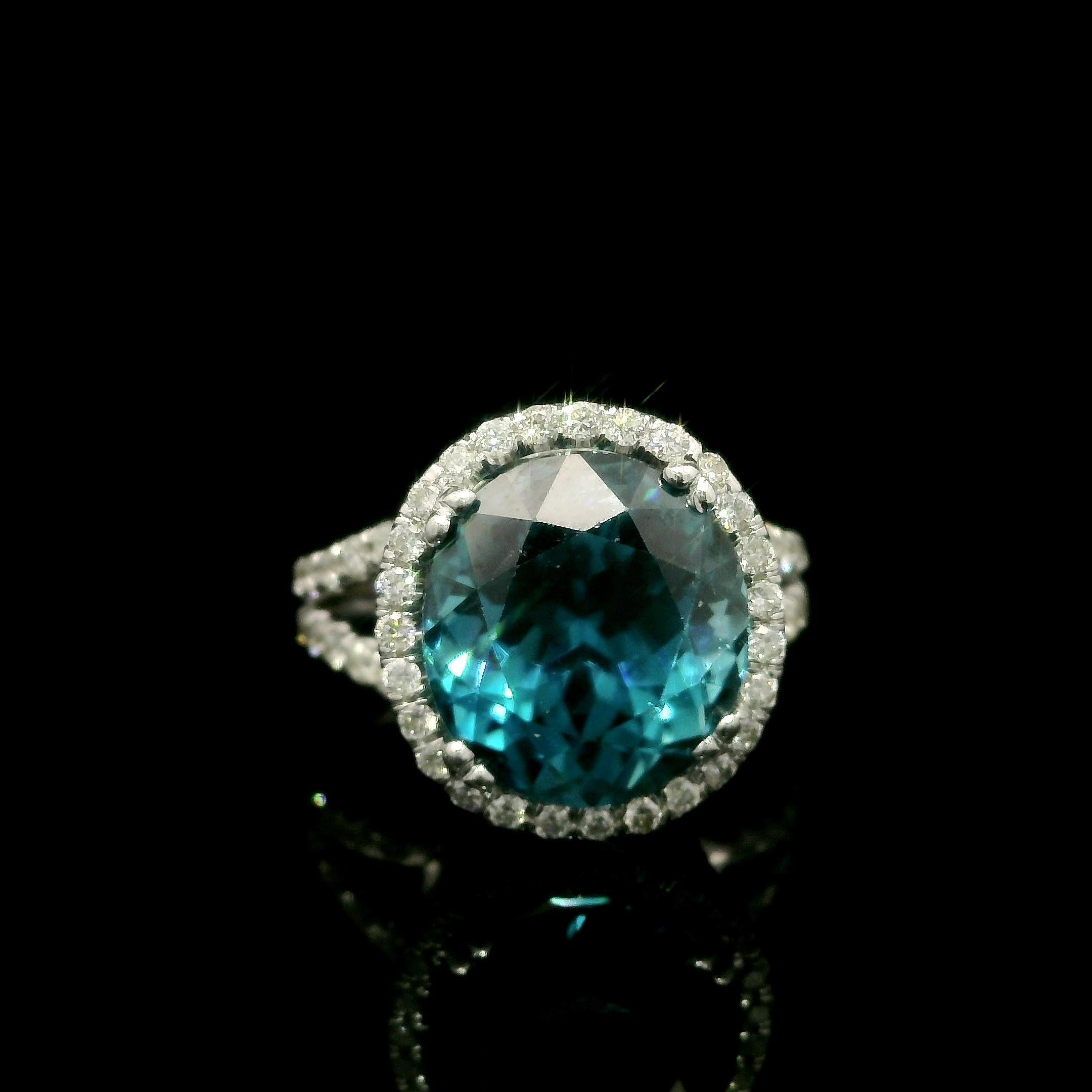 White Gold 11.72ctw GIA Very Fiery Blue Zircon Diamond Statement Solitaire Ring For Sale 2