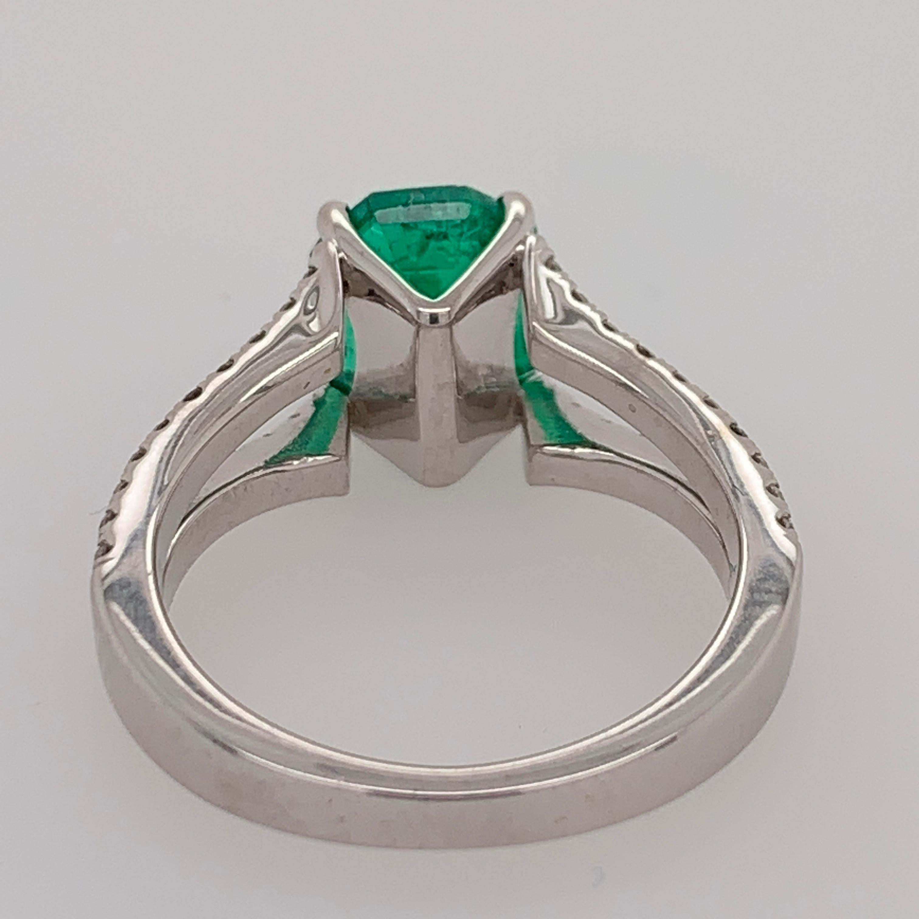 Modern White Gold 1.70 Carat Natural Green Emerald and Diamond Engagement Ring Gemstone