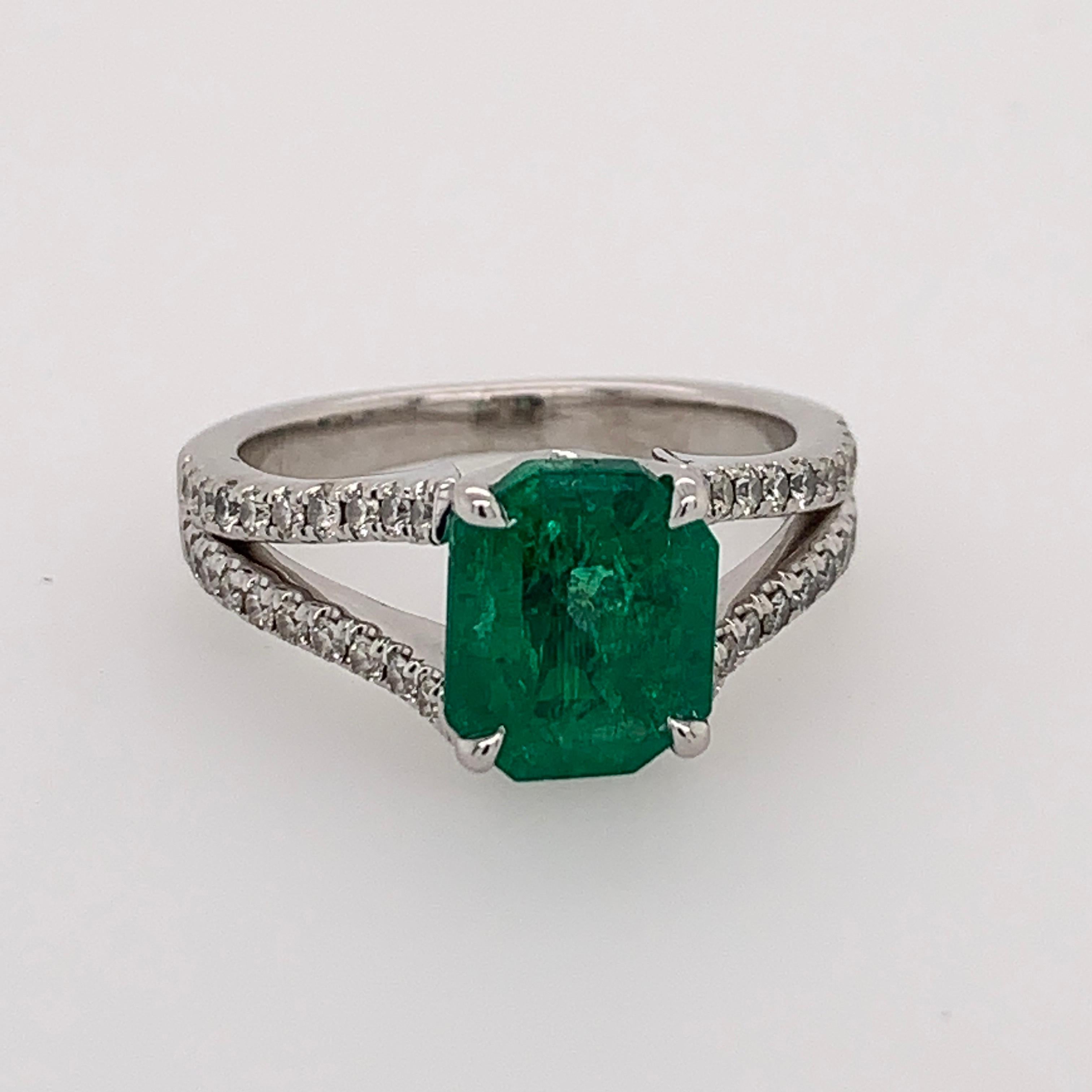White Gold 1.70 Carat Natural Green Emerald and Diamond Engagement Ring Gemstone 2