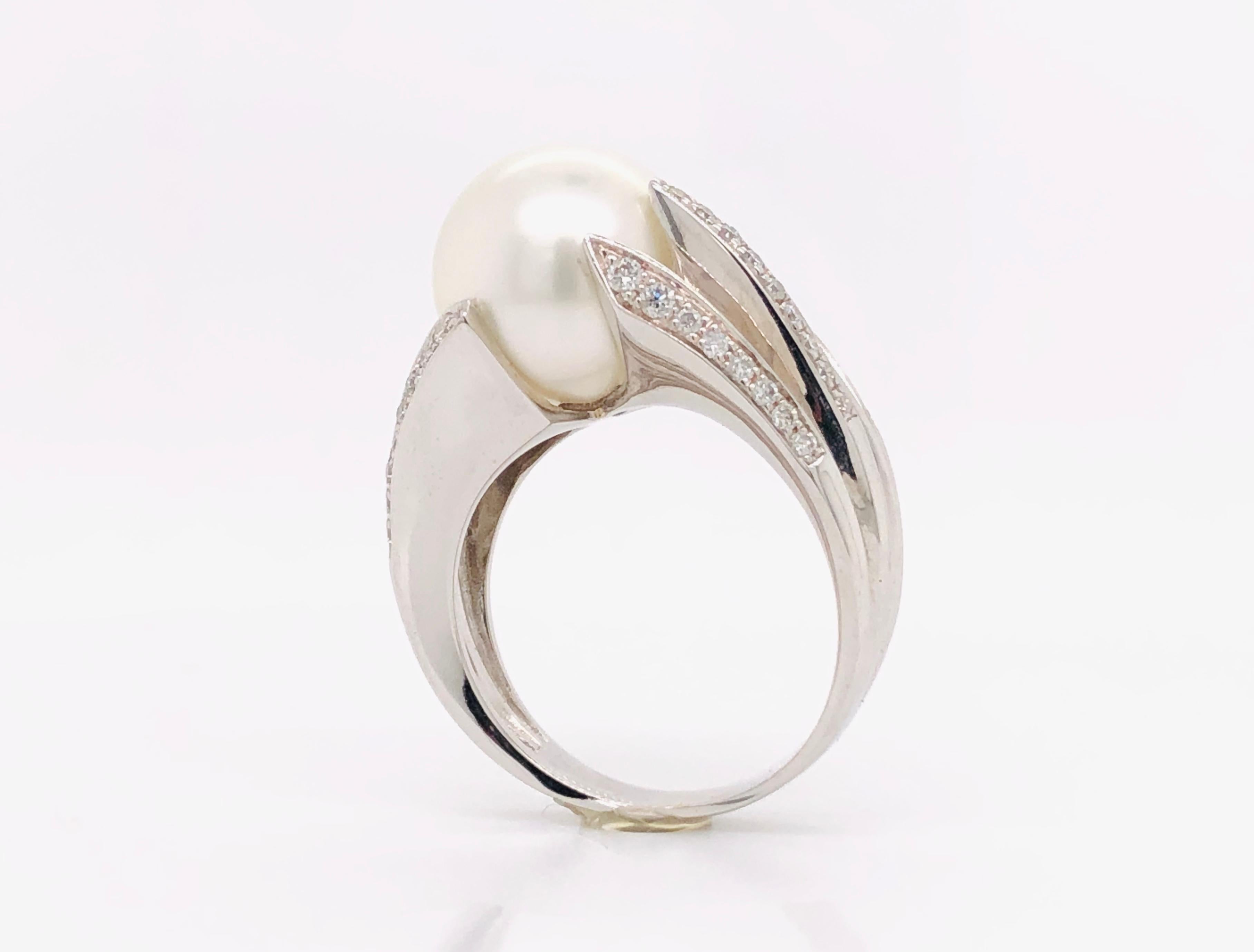 White Gold 18 Carat, Cultured Pearl and White Diamonds Ring 4