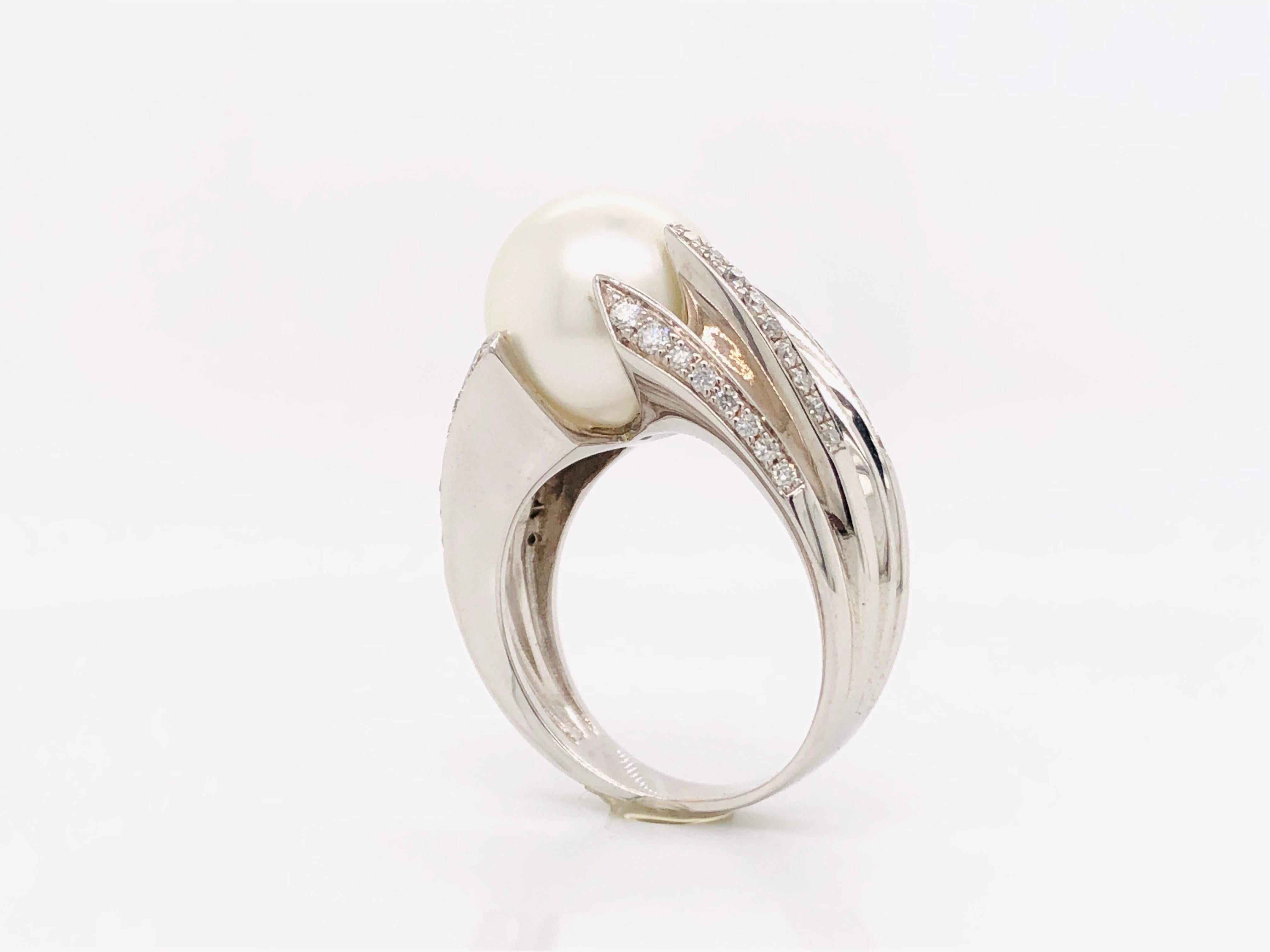 Modern Ring Cultured Pearl White Diamonds White Gold 18 Karat For Sale