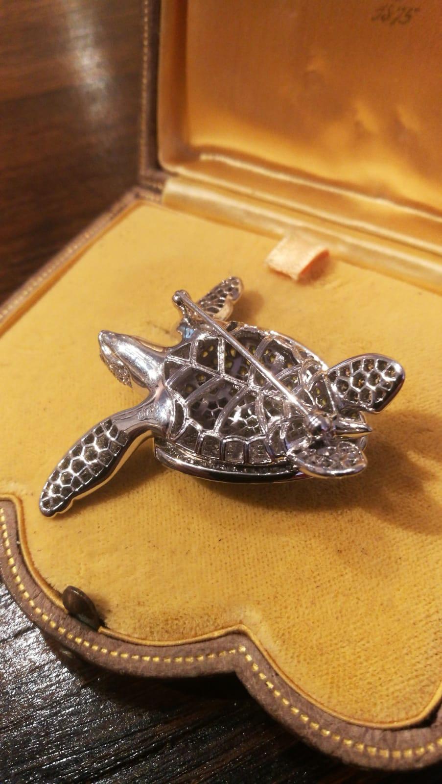 Artisan White Gold 18 Carat Tortoise Brooche with Tsavorite and Diamonds For Sale
