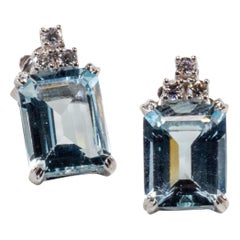 White Gold 18 Karat Blue Aquamarine and Diamond Earrings