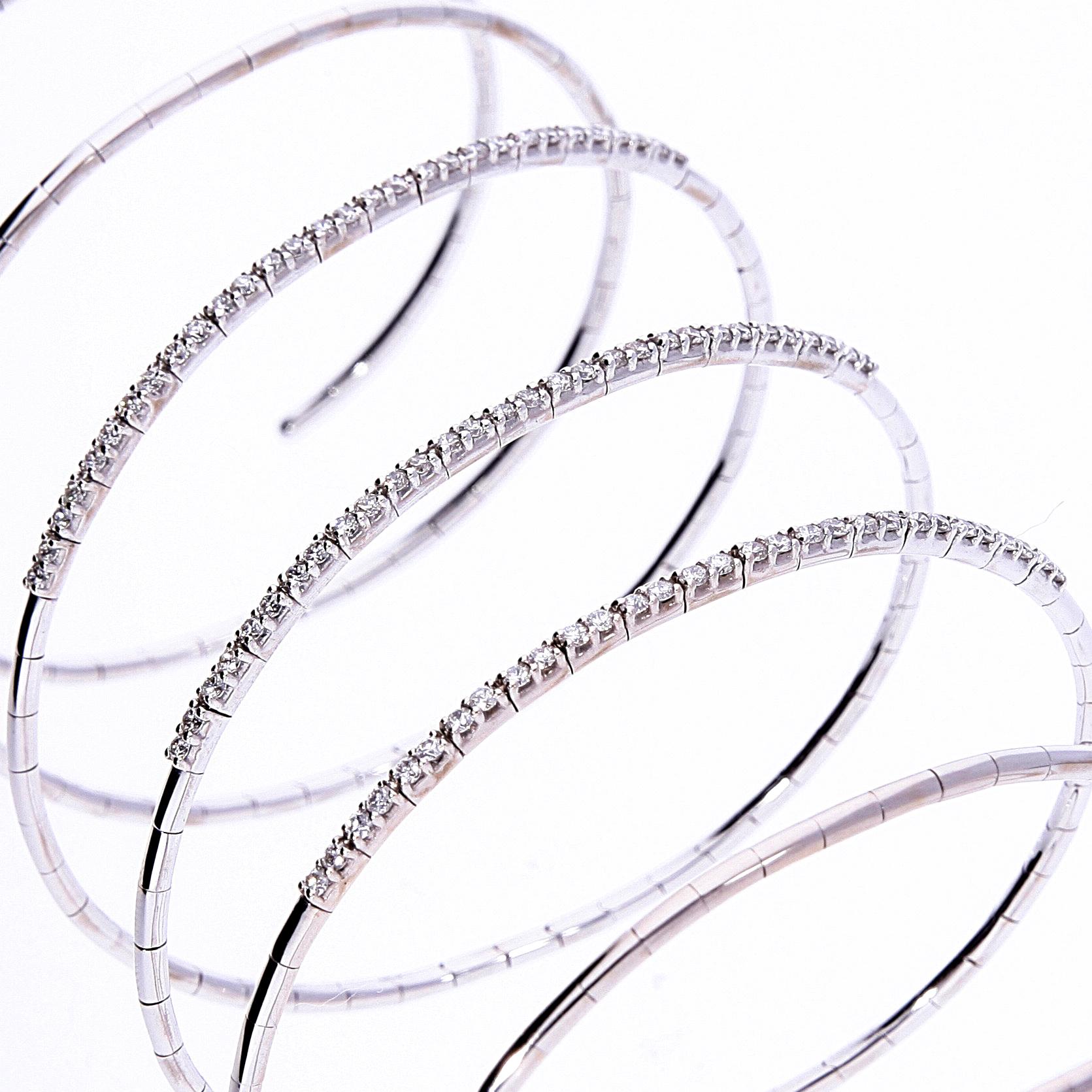 Bracelet élastique extensible en or blanc 18 carats avec diamants en vente 11