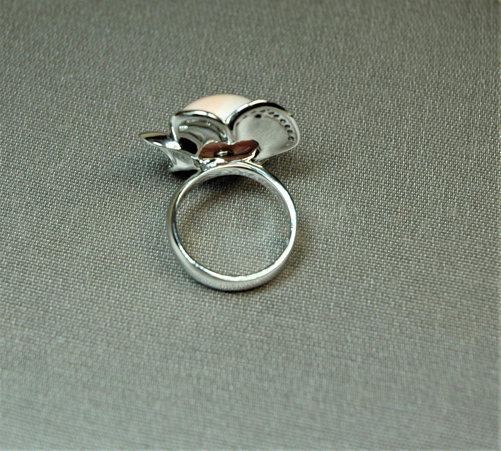 Brilliant Cut White Gold 18 Kt. Ring Flower with Pink polished Coral and Diamonds Ct. 0.40 For Sale
