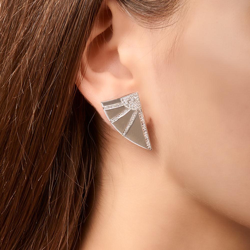 Art Deco 0.74 Carat Diamonds White Gold 18K Art Déco Earrings For Sale