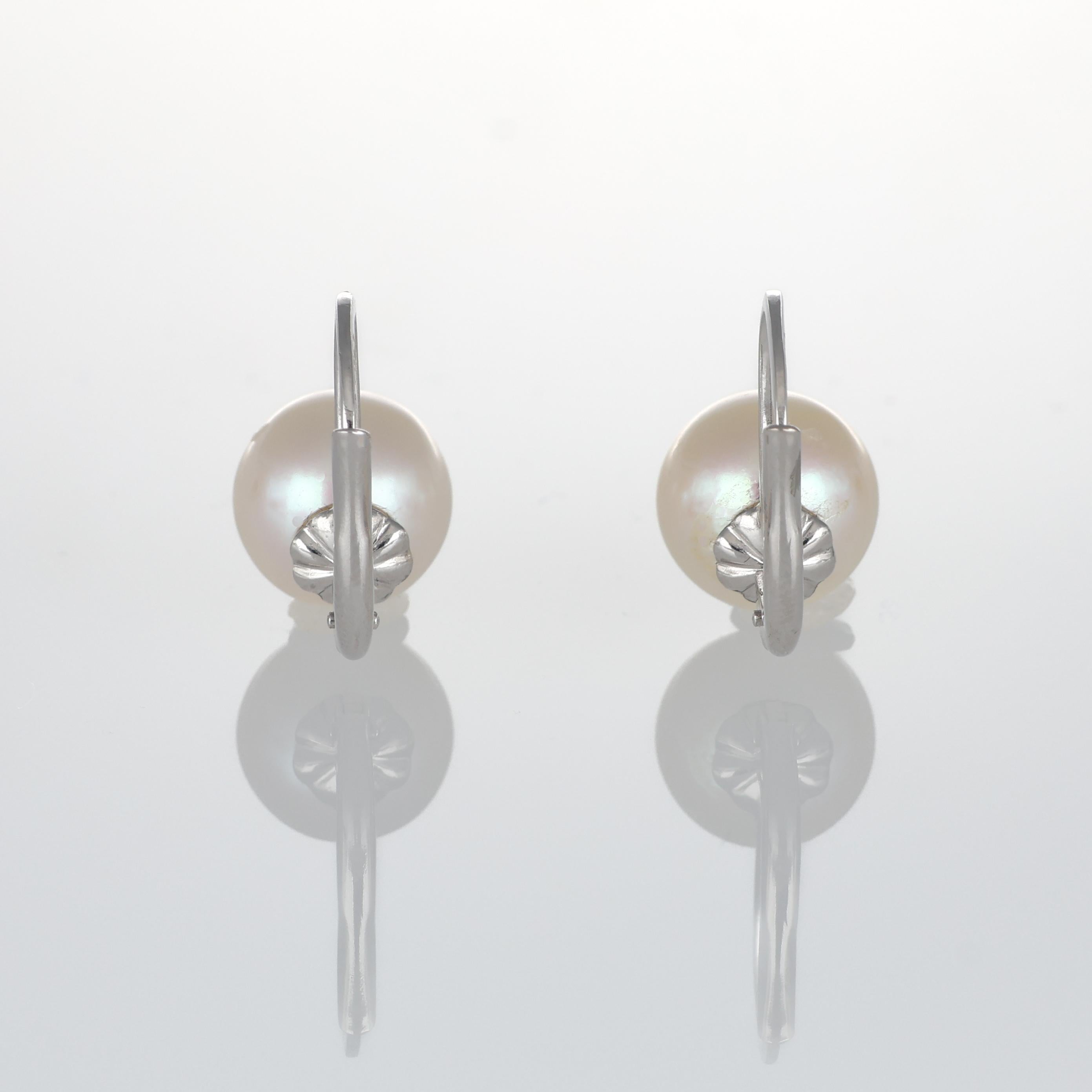 Brilliant Cut White Gold 18kt Pearl Earrings For Sale