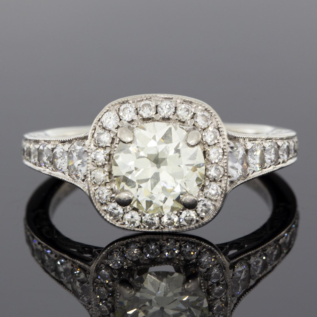 White Gold 1.90 Carat Round Diamond Halo Engagement Ring & Wedding Band Set In Excellent Condition For Sale In Columbia, MO