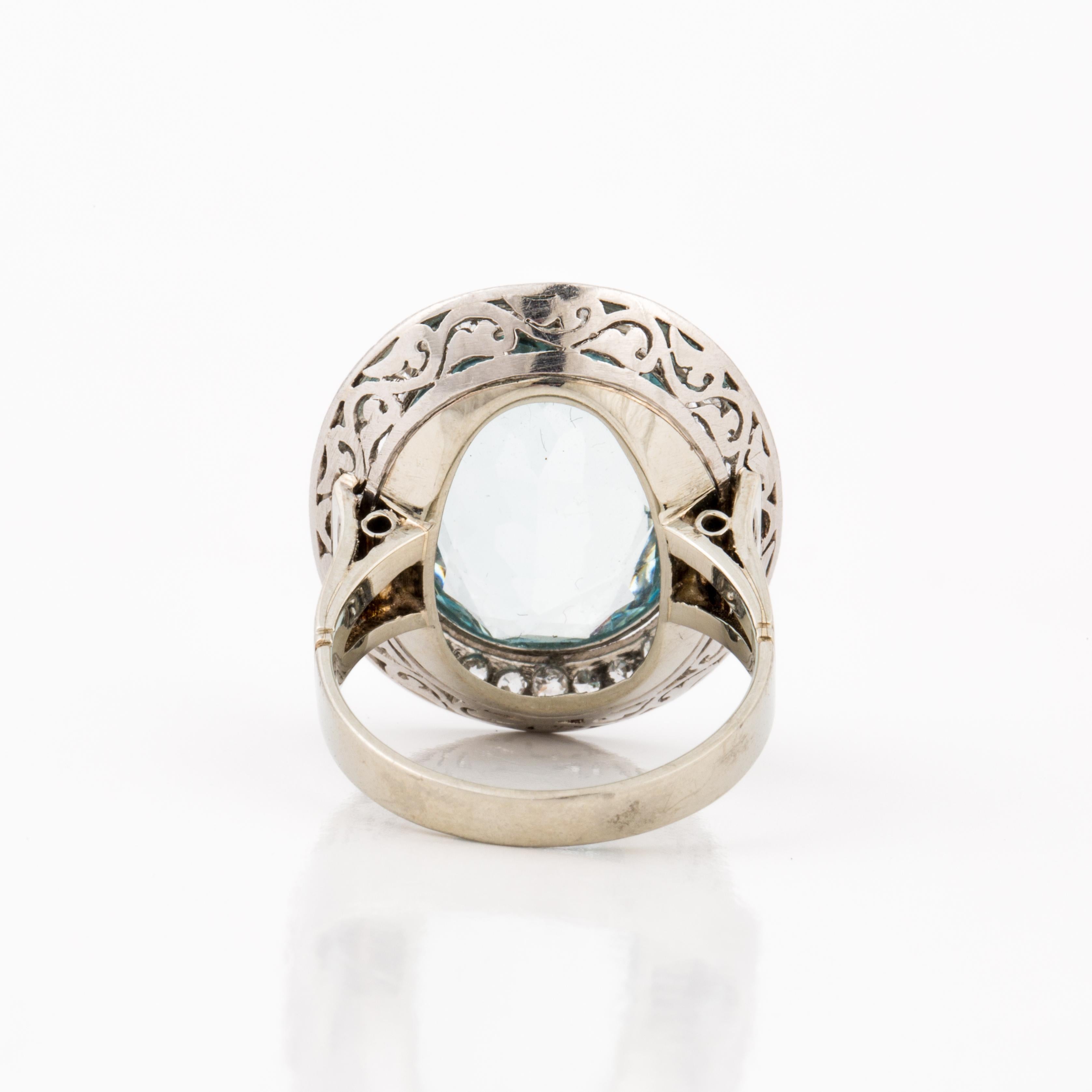 Retro 1940s Aquamarine and Diamond Ring in 18K White Gold For Sale