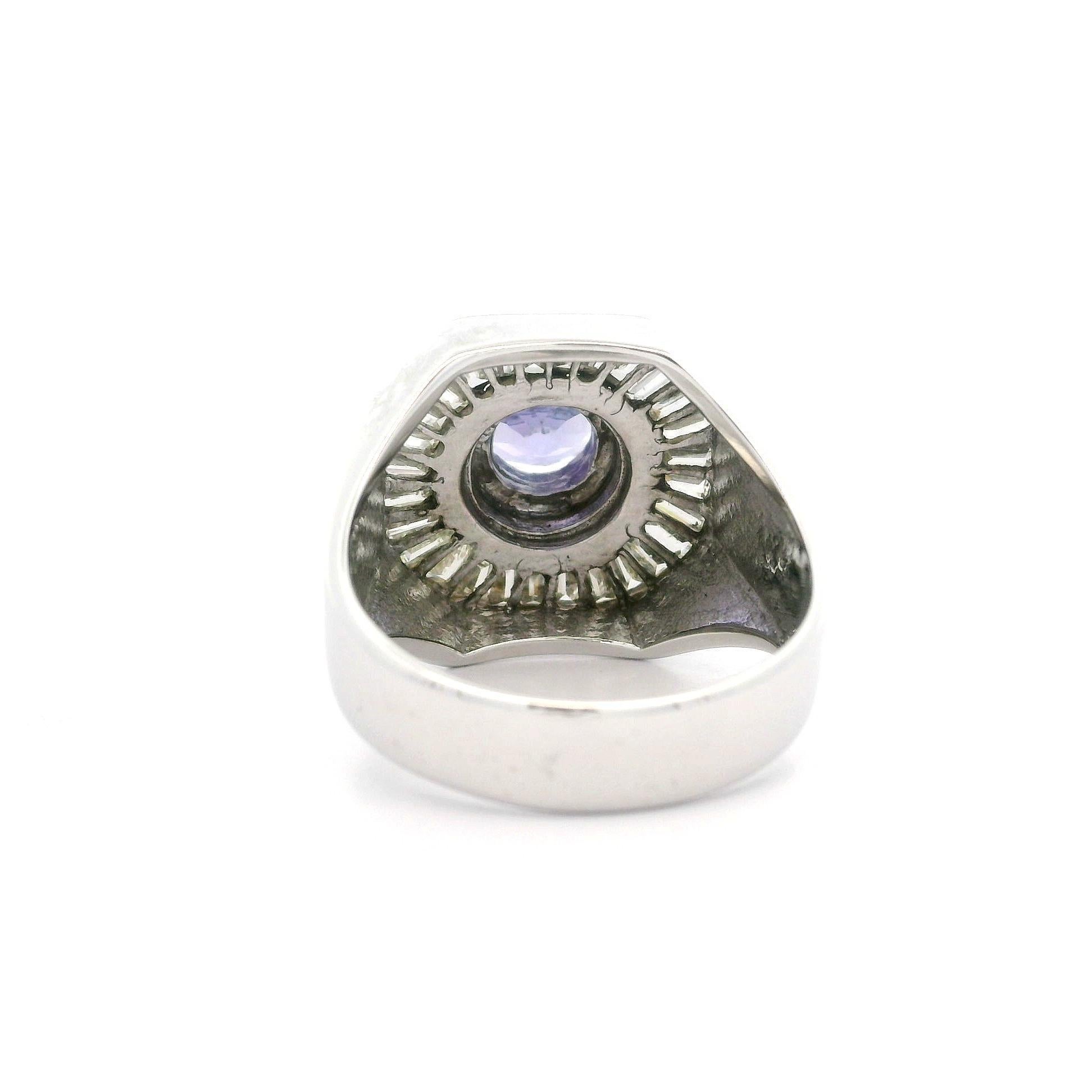 Anello sostanzioso in oro bianco con tanzanite da 2,3 carati e doppio diamante a raggiera in stile ballerina in vendita 6