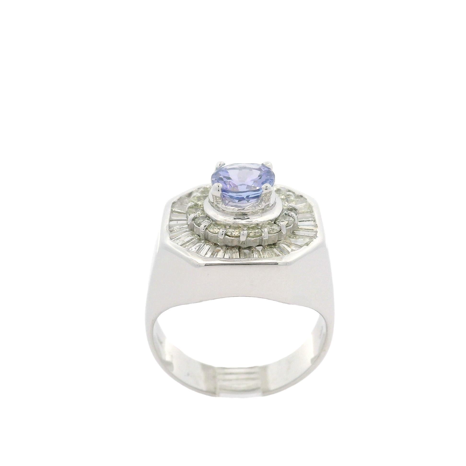 Anello sostanzioso in oro bianco con tanzanite da 2,3 carati e doppio diamante a raggiera in stile ballerina in vendita 8